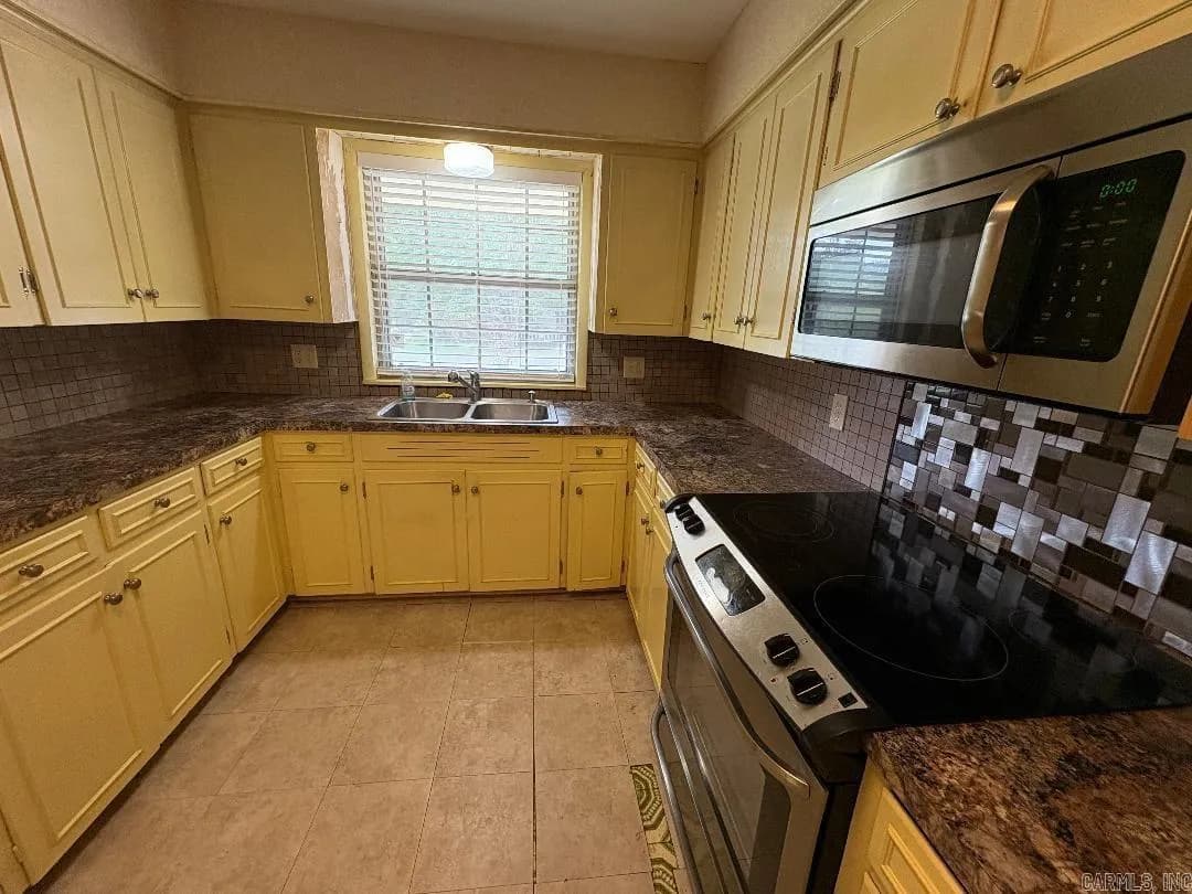 Property at 400 W Louisiana - Image 10