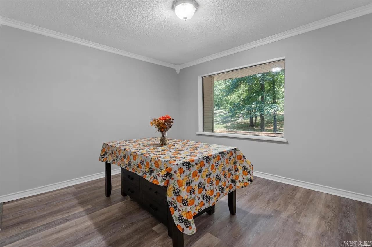 Property at 105  Tall oaks - Image 18