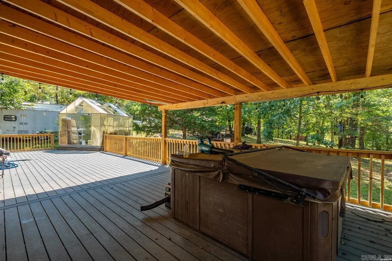 Property at 105  Tall oaks - Image 30