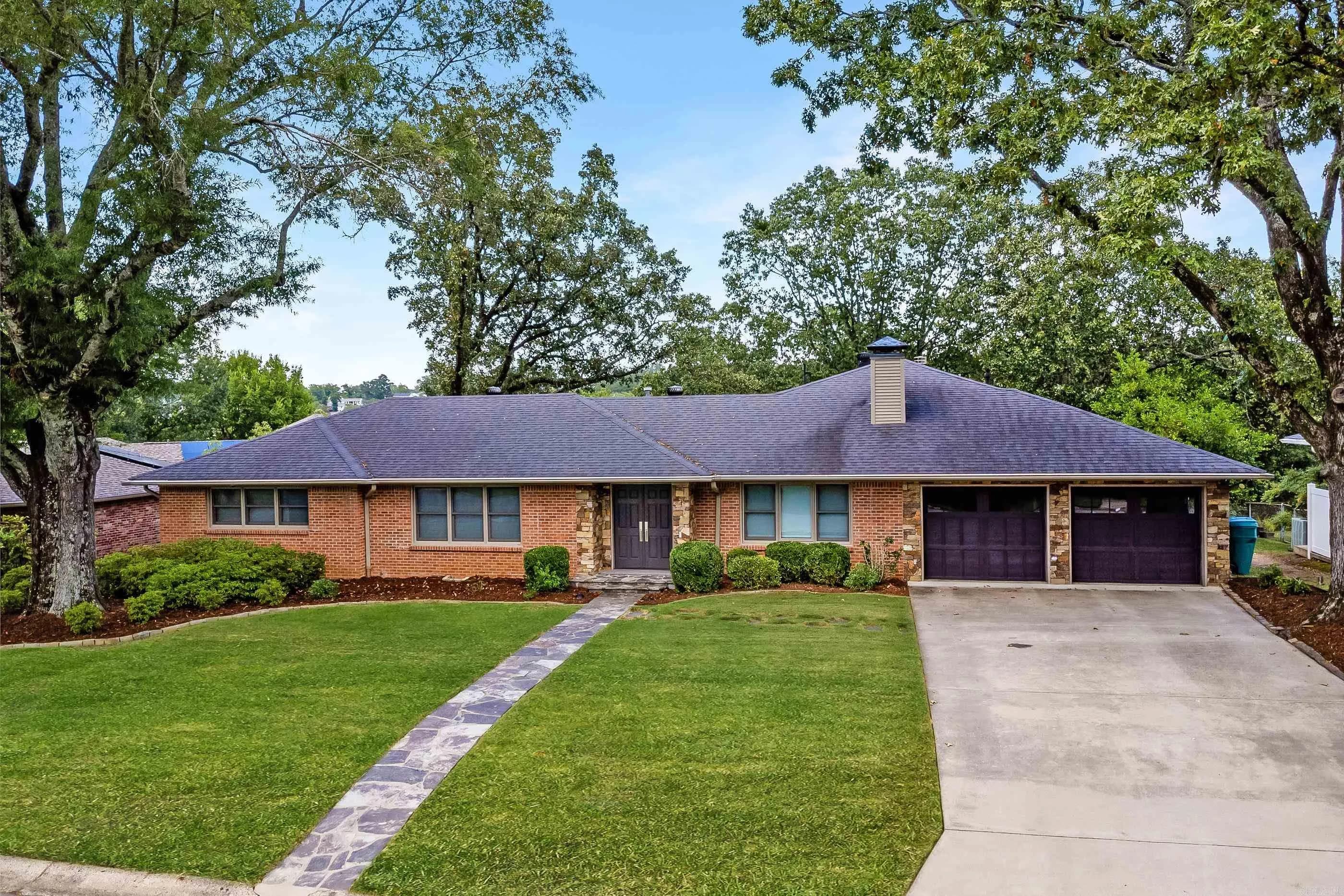 Property at 201 S Ridge - Image 3