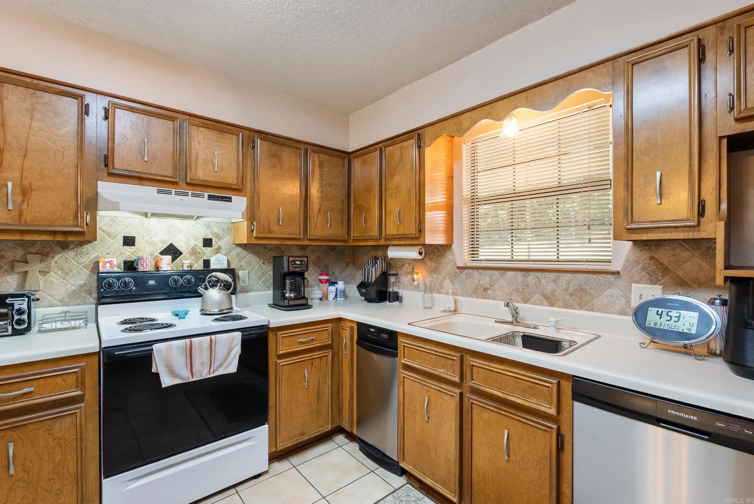 Property at 2  Linda lane w - Image 9