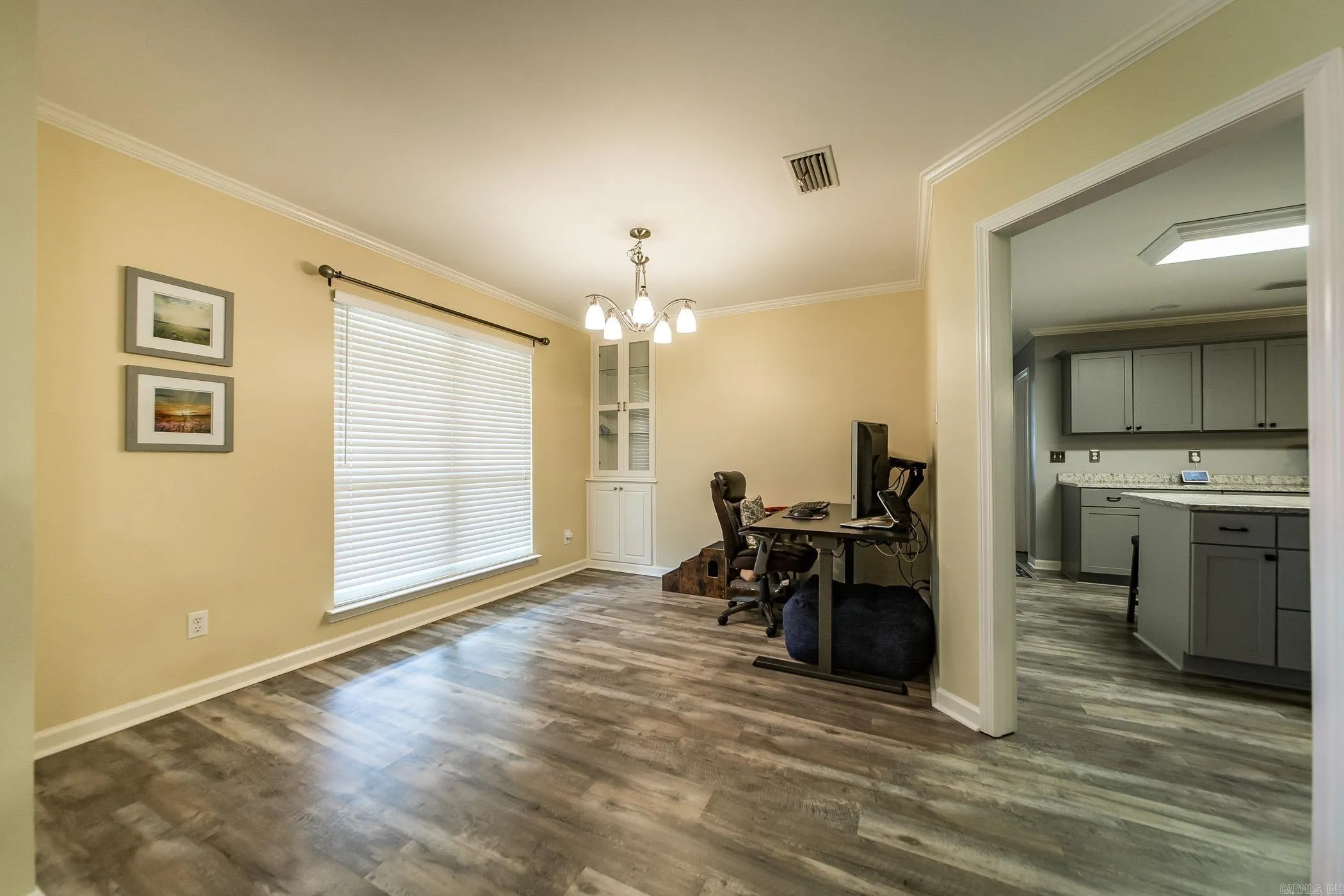 Property at 136  Chickory - Image 10