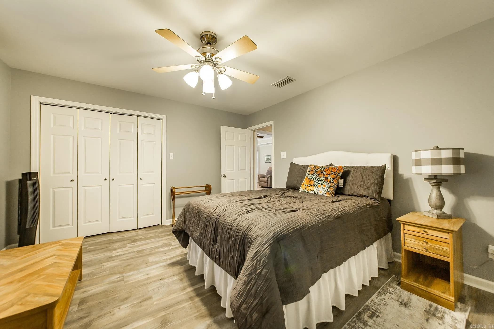 Property at 136  Chickory - Image 26
