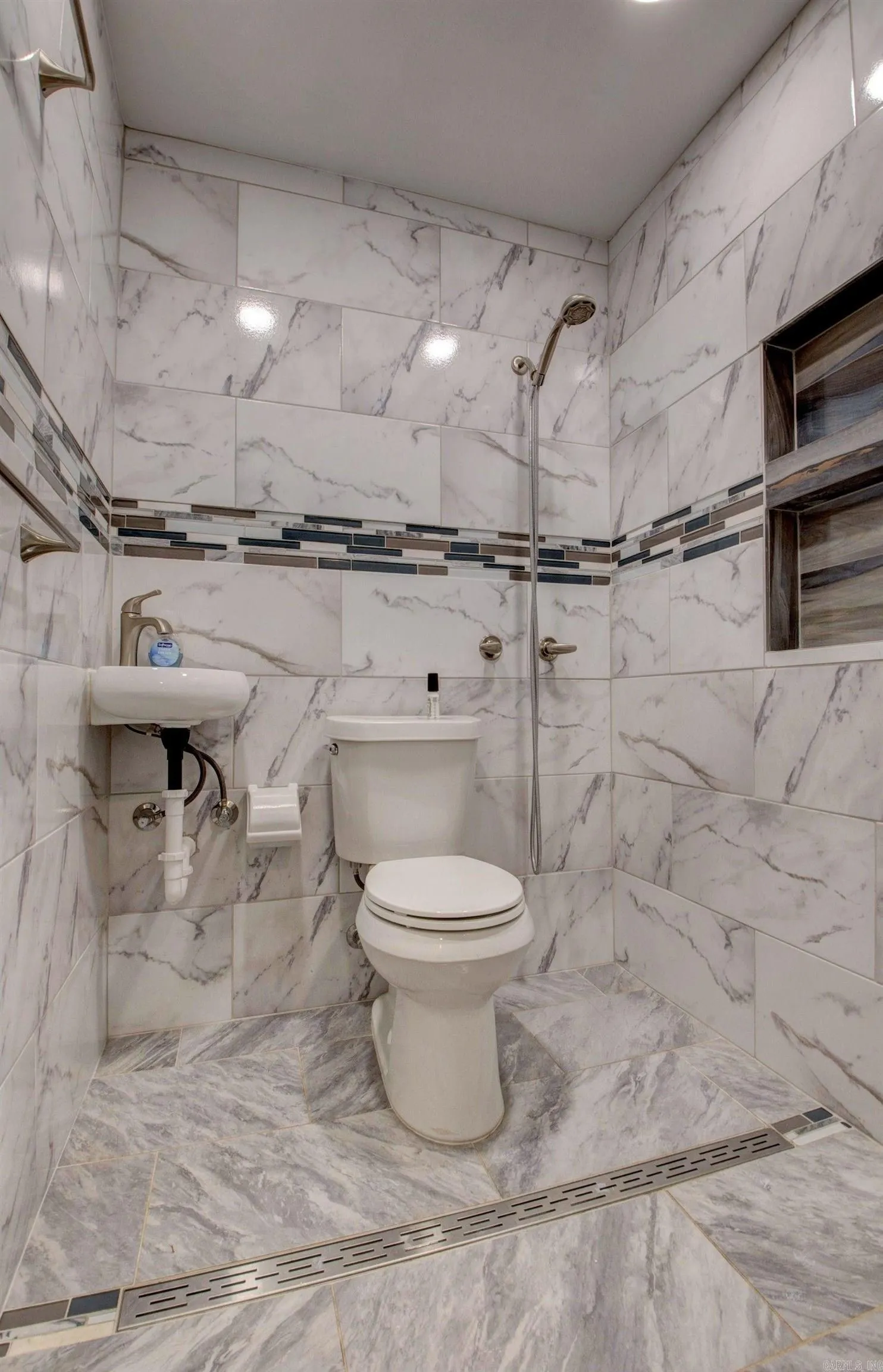 Property at 40  Pamela - Image 6