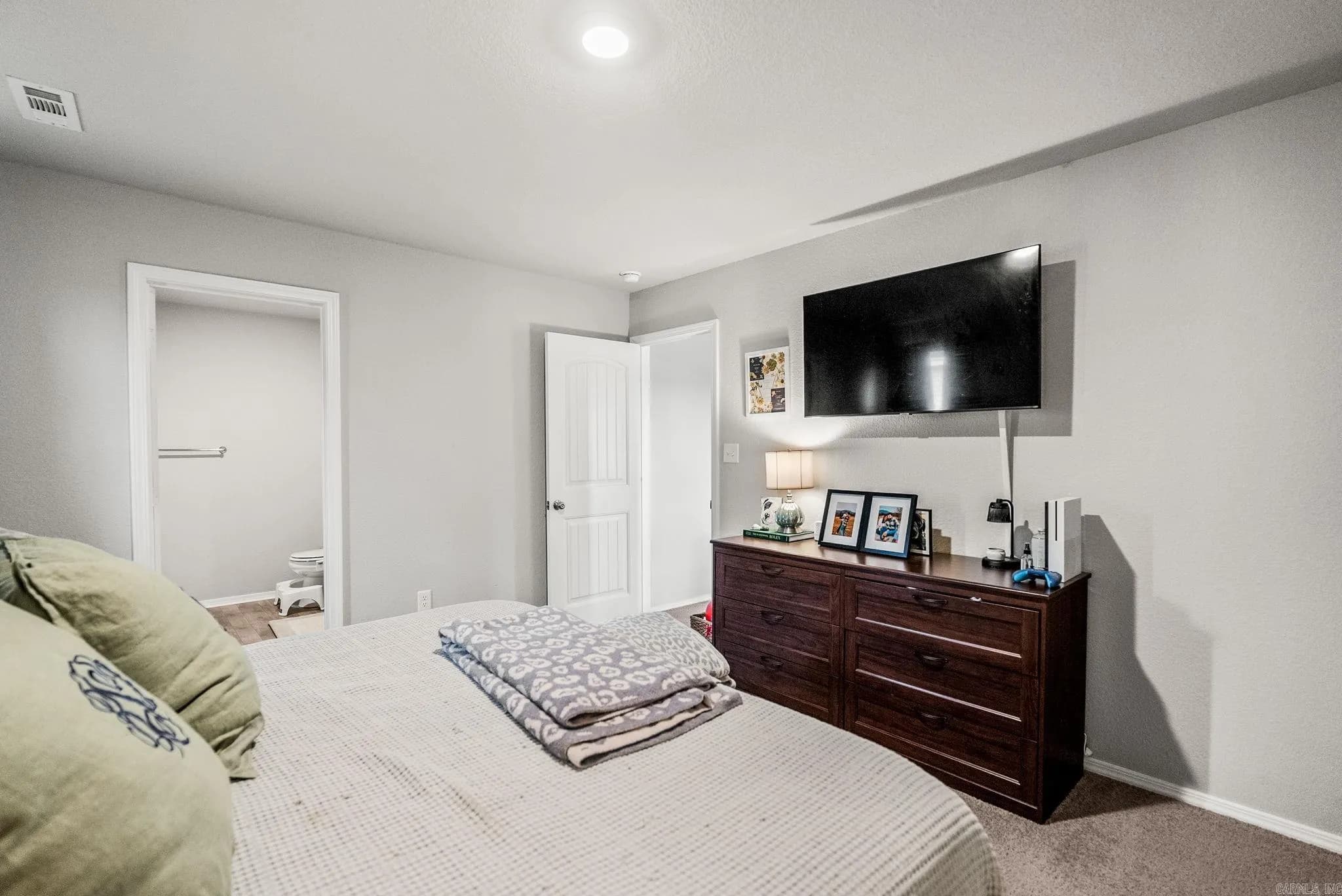 Property at 32  Sun drenched - Image 28