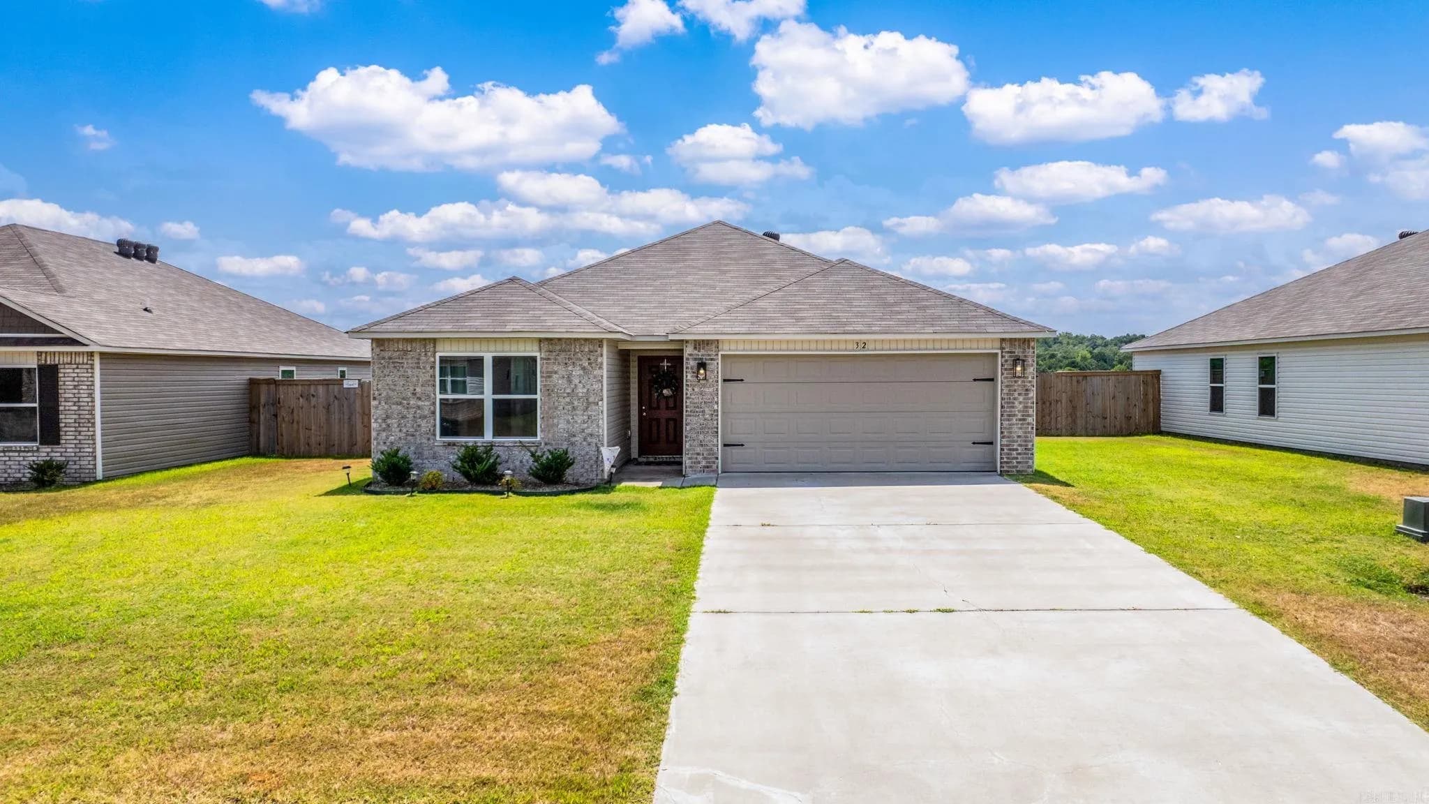 Property at 32  Sun drenched - Image 1