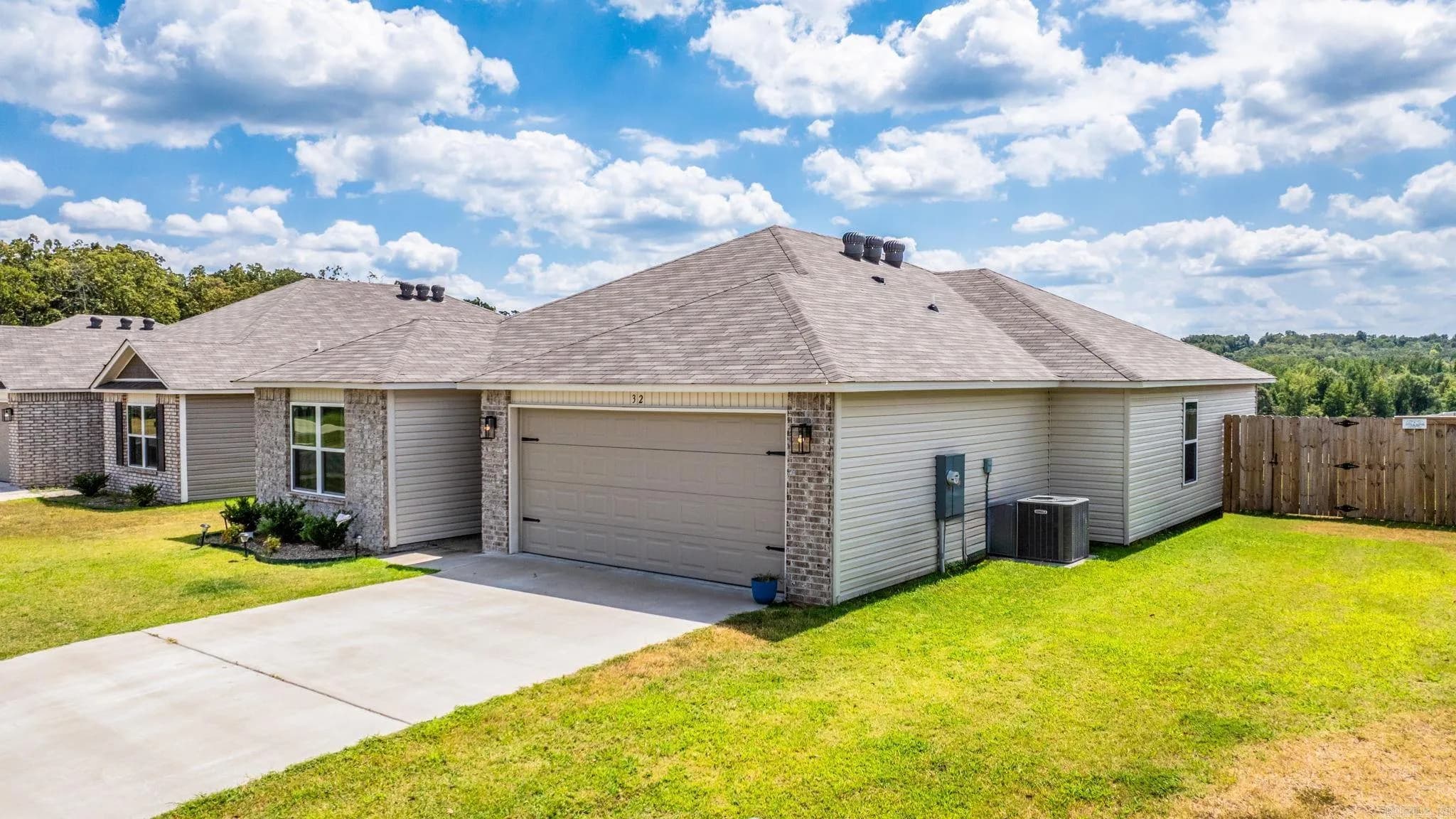 Property at 32  Sun drenched - Image 2