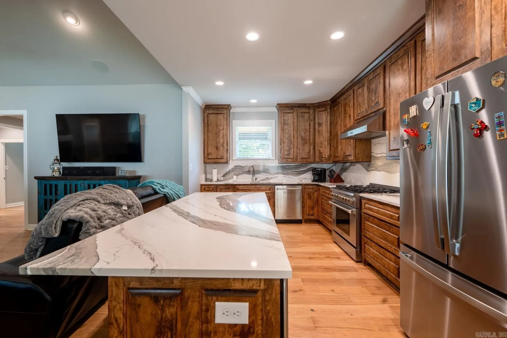 Property at 929  Overlook - Image 8