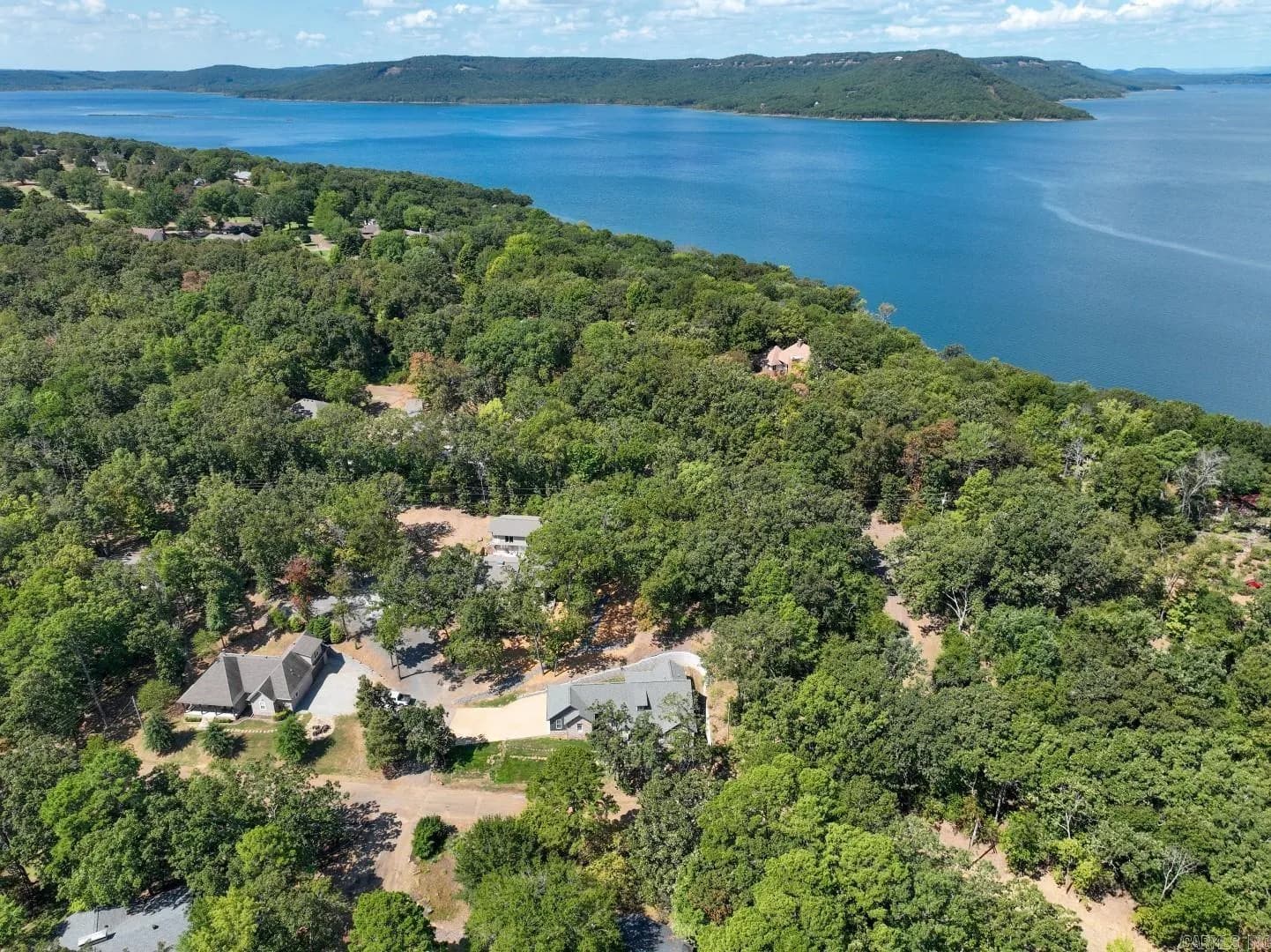 Property at 929  Overlook - Image 36