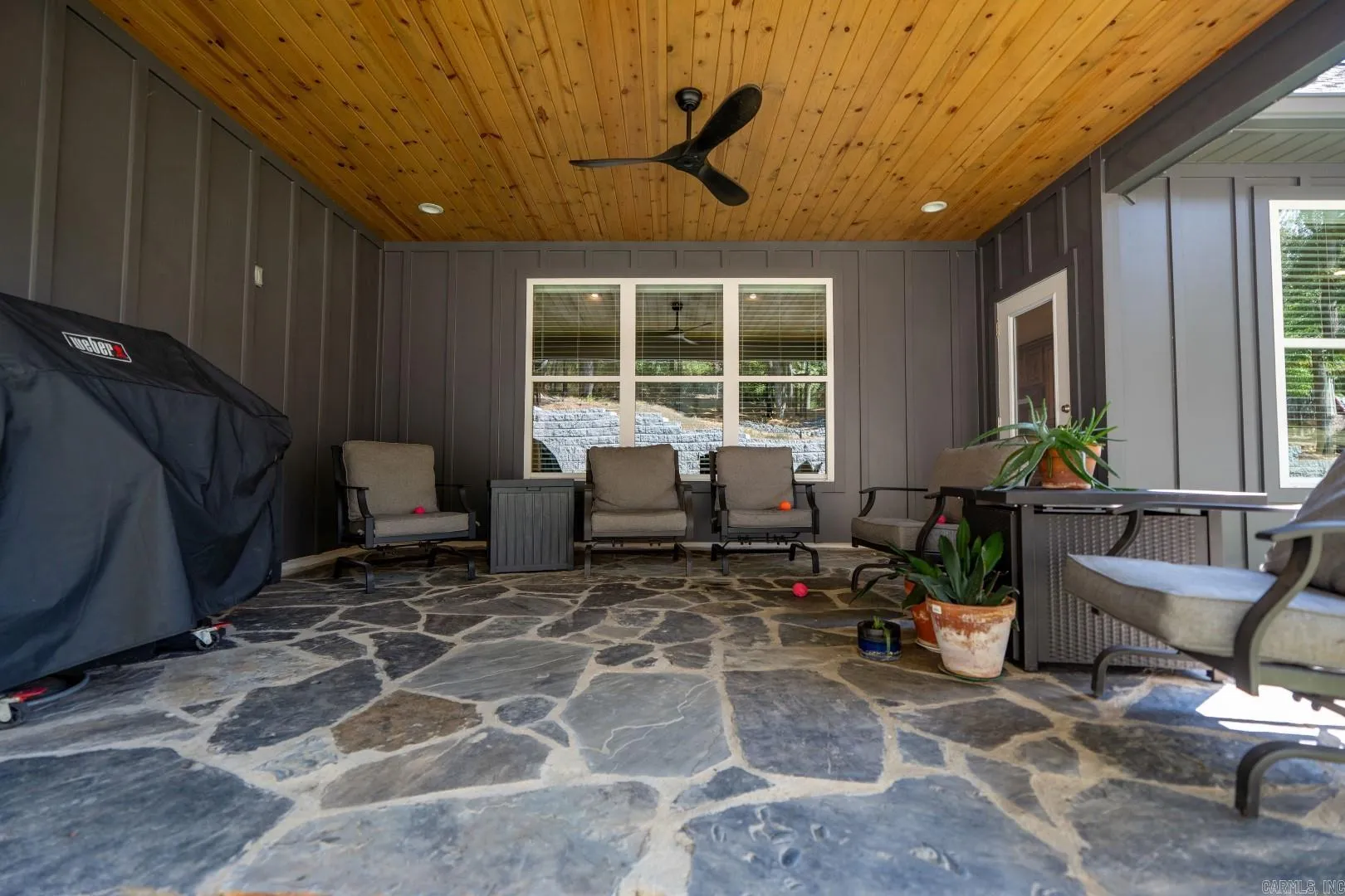 Property at 929  Overlook - Image 26