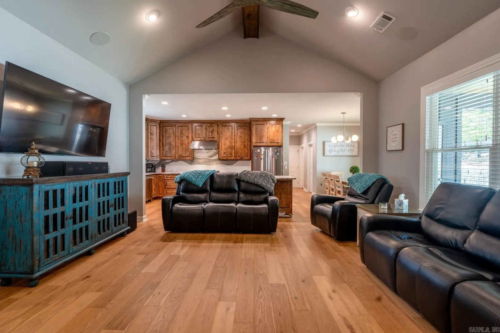 Property at 929  Overlook - Image 3