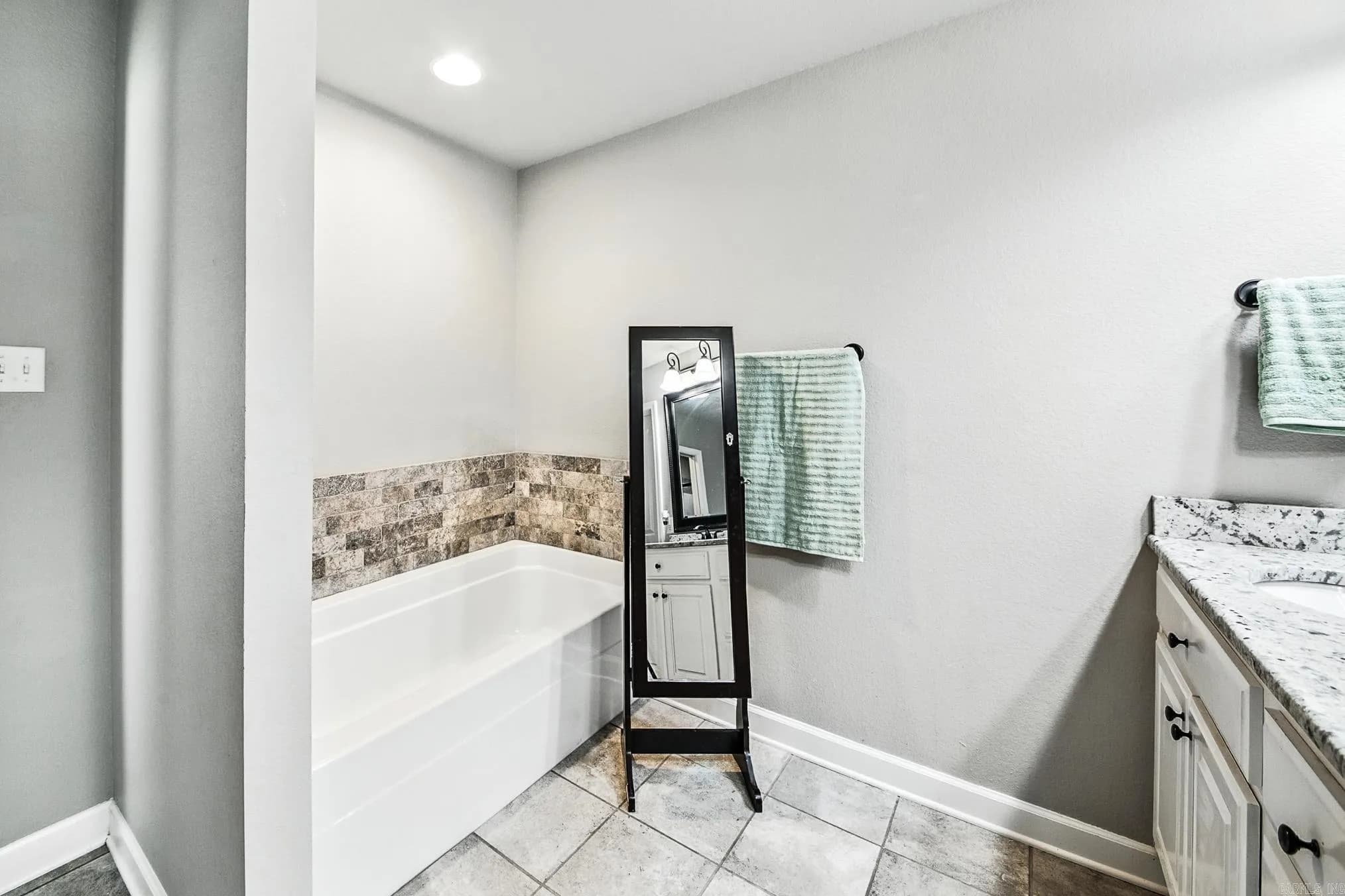 Property at 18  Mallard - Image 29