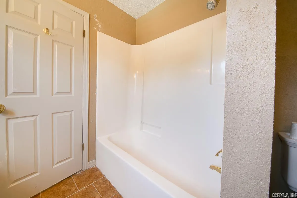 Property at 23  Warren - Image 19