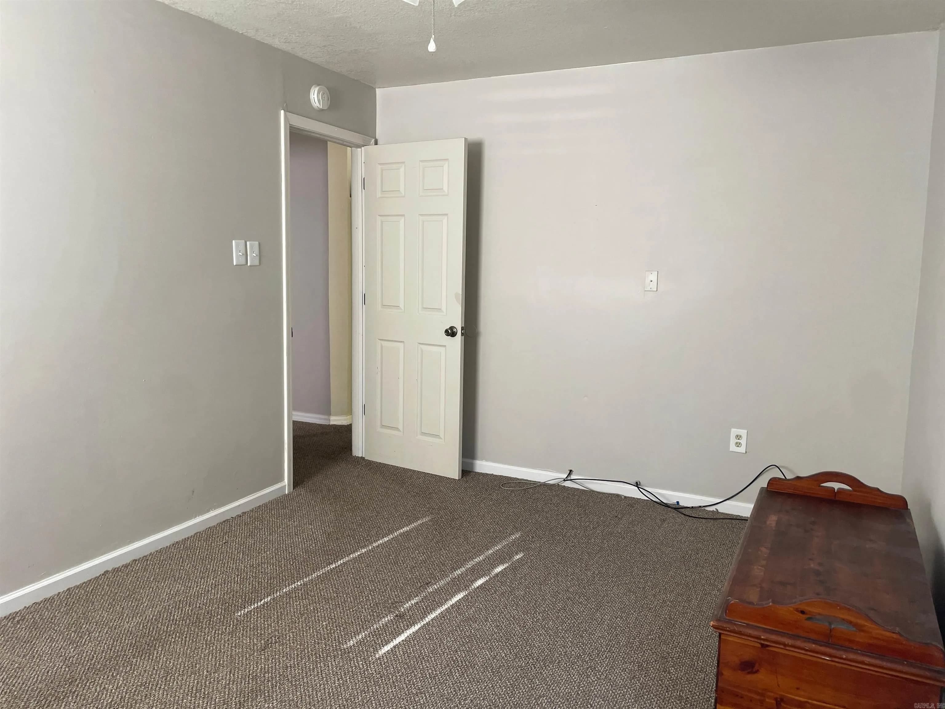 Property at 921  Cedar - Image 6