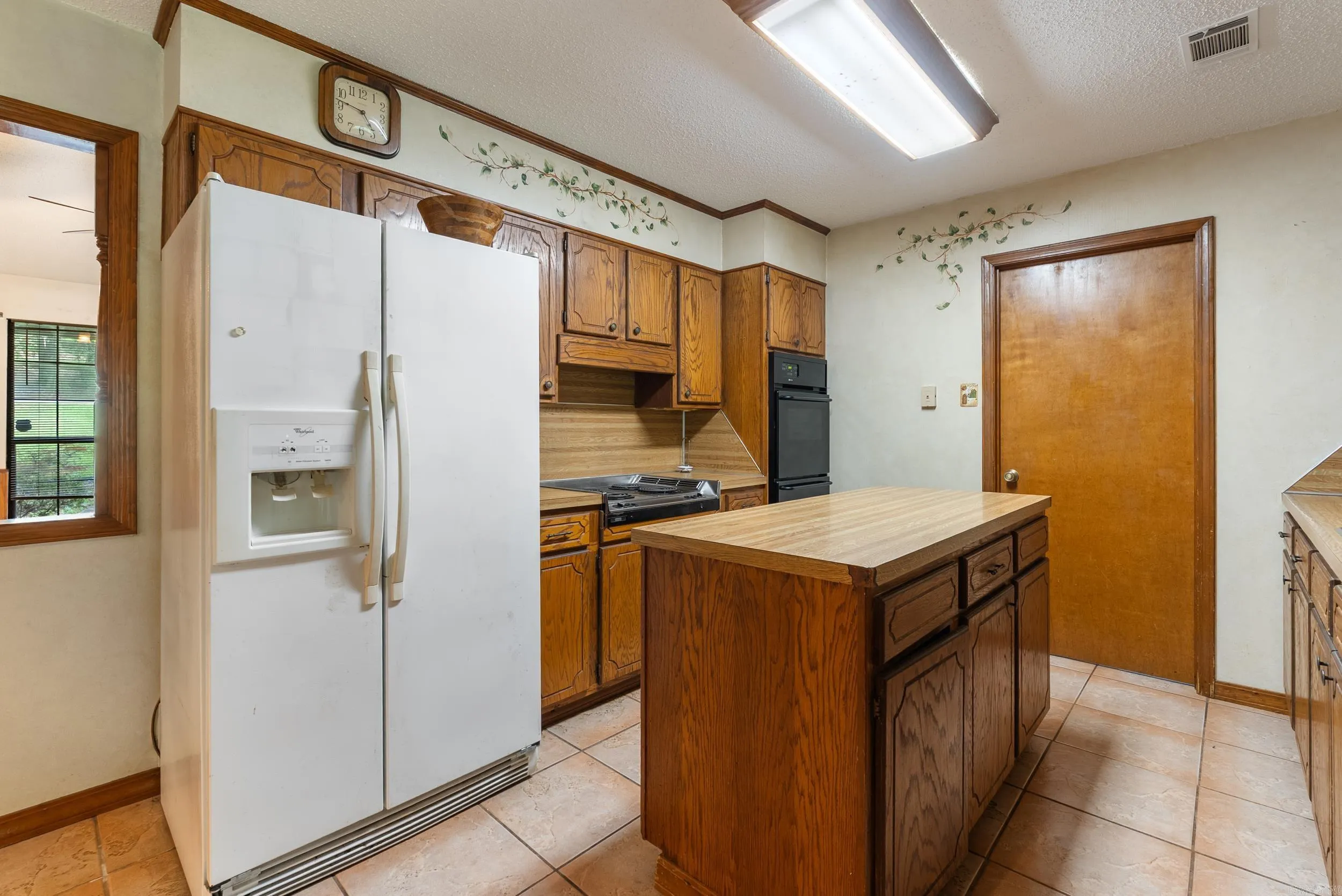Property at 16  Linda ln w - Image 5