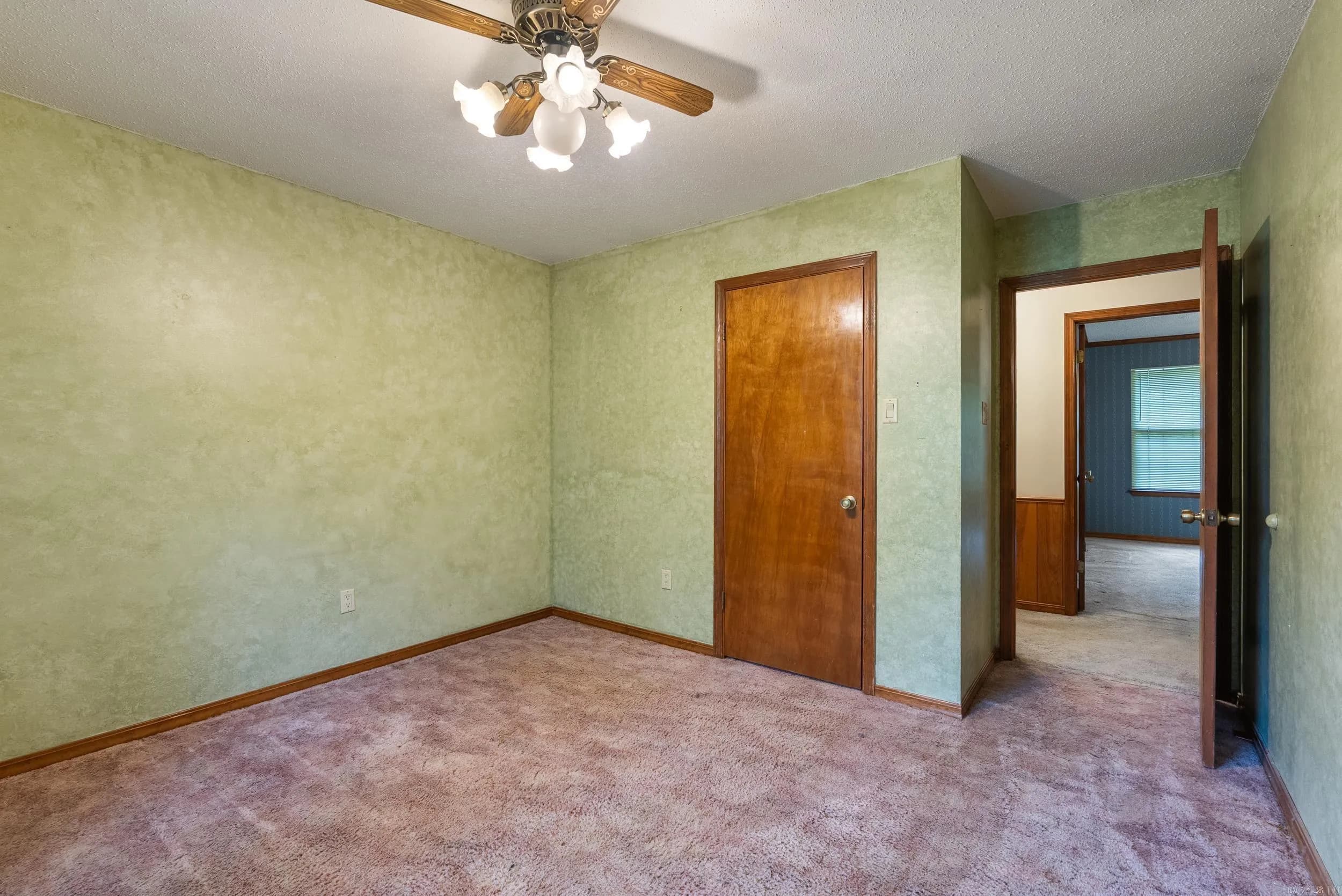 Property at 16  Linda ln w - Image 13