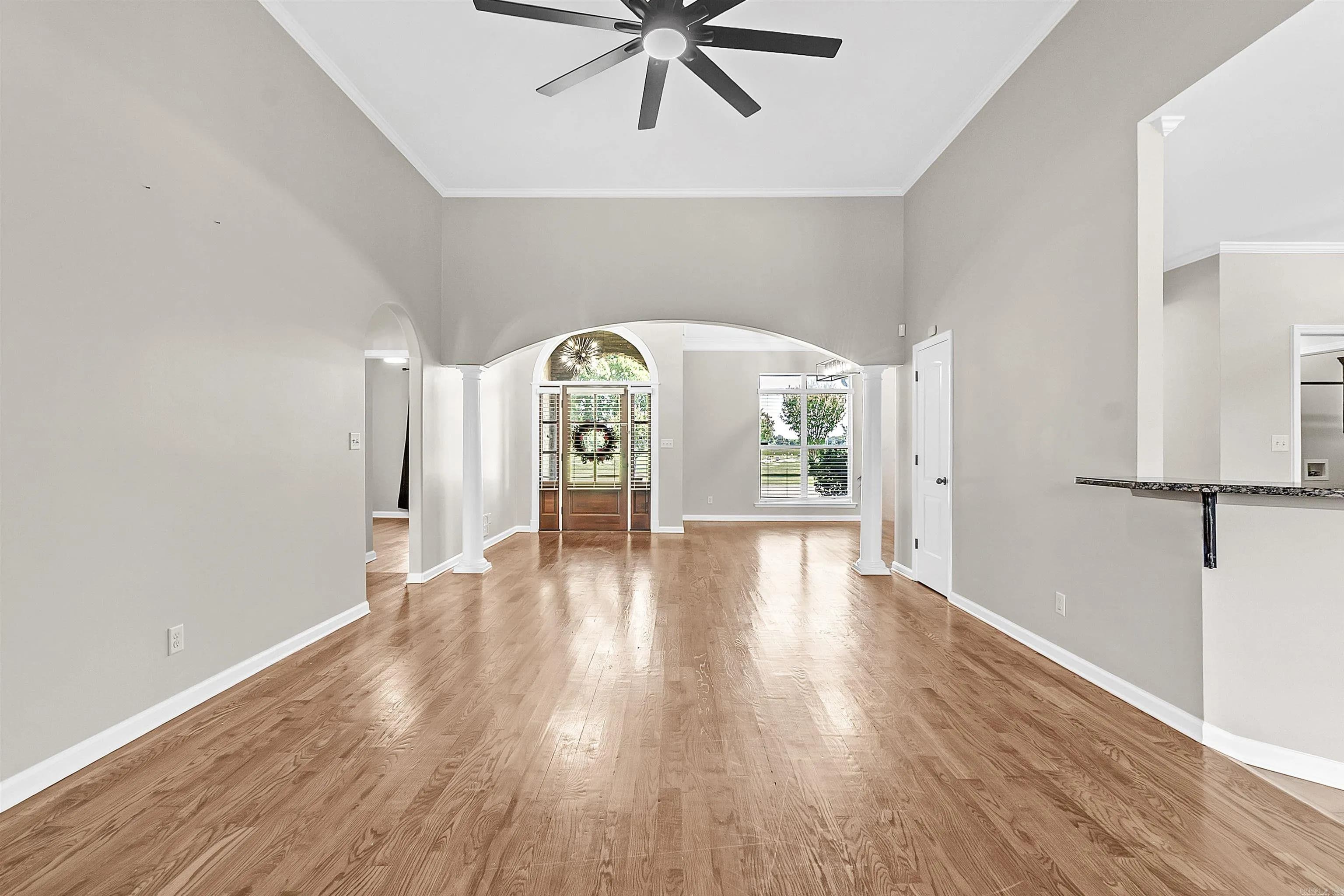 Property at 806  Cherokee - Image 22