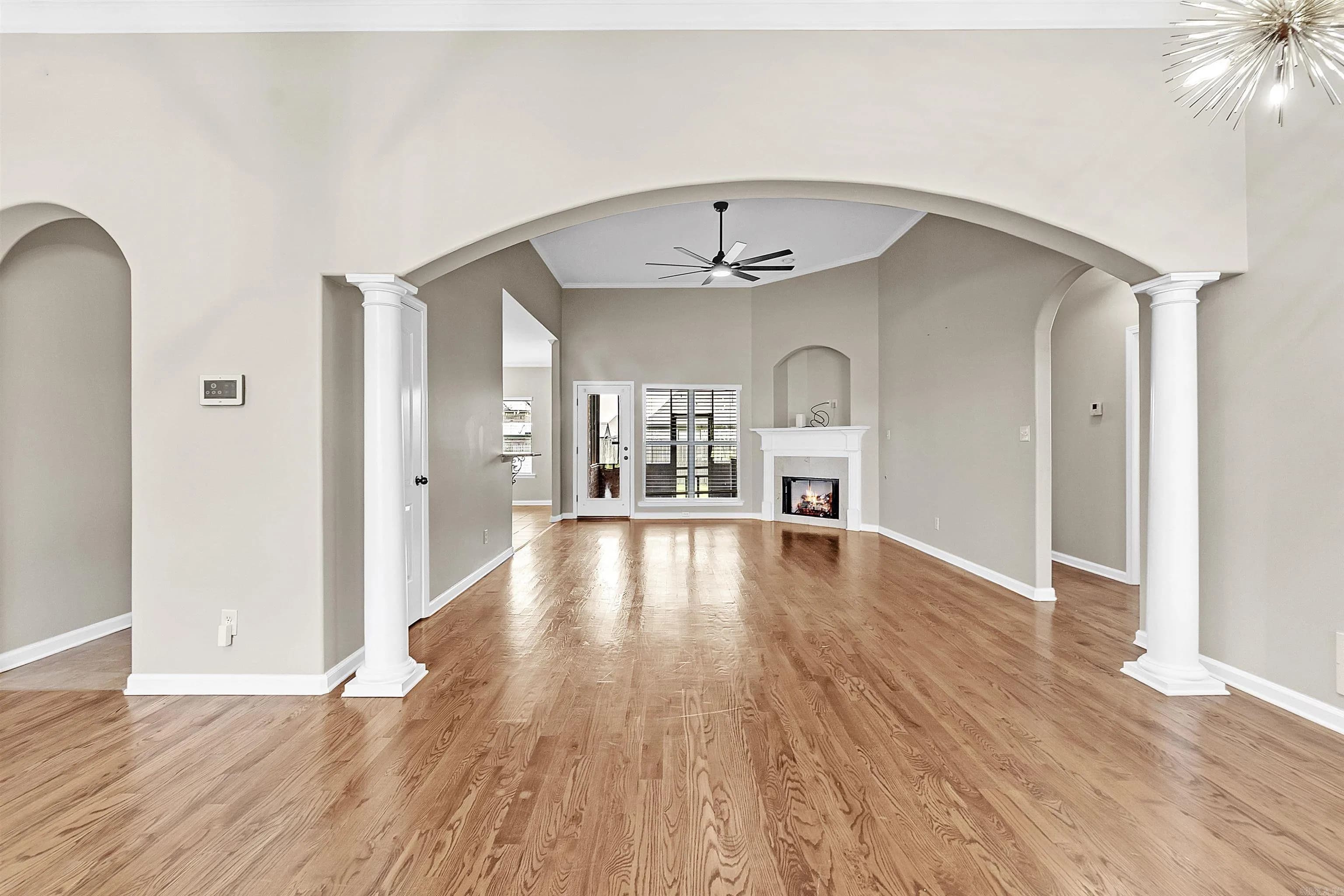 Property at 806  Cherokee - Image 23