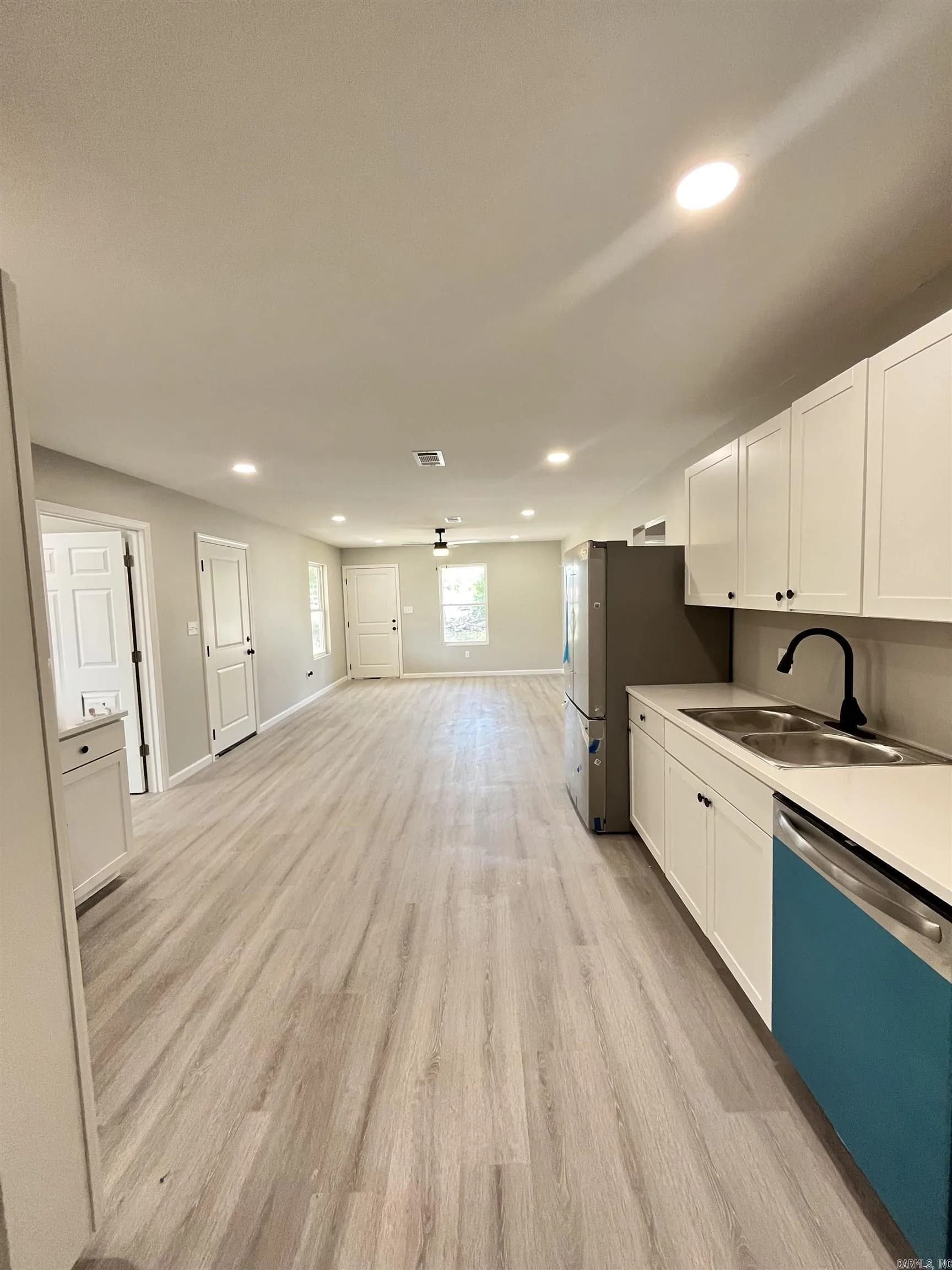 Property at 511  Moore - Image 5