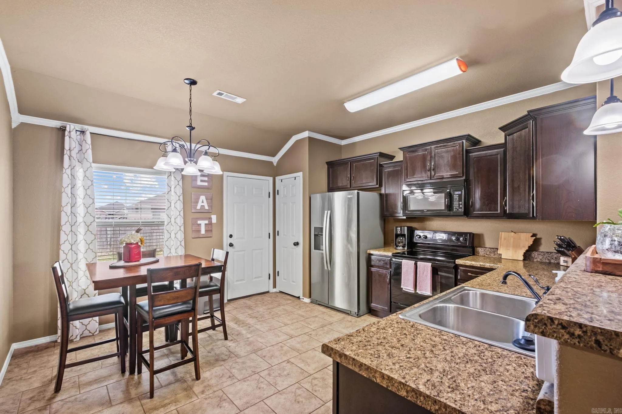 Property at 1115  Anemone - Image 5