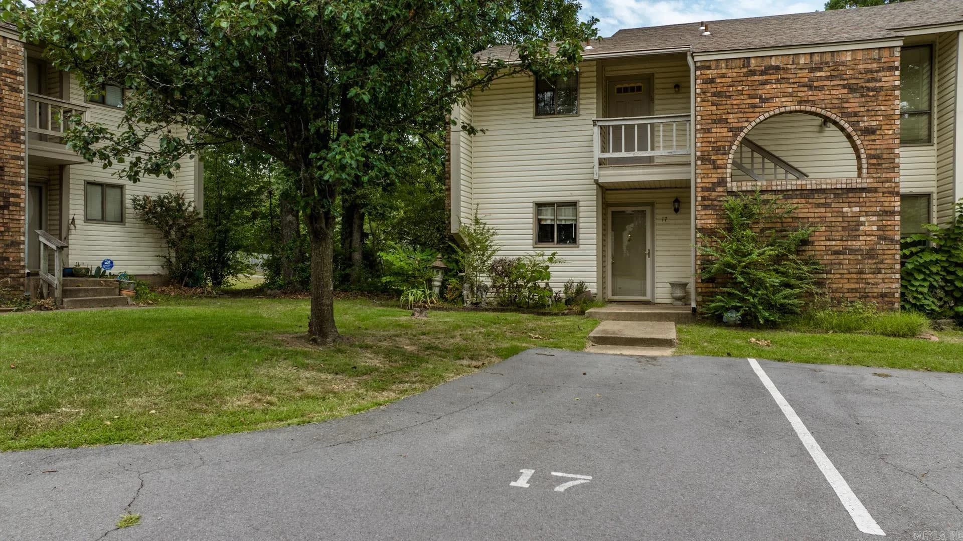 Property at 101  Pine forest e17 - Image 1