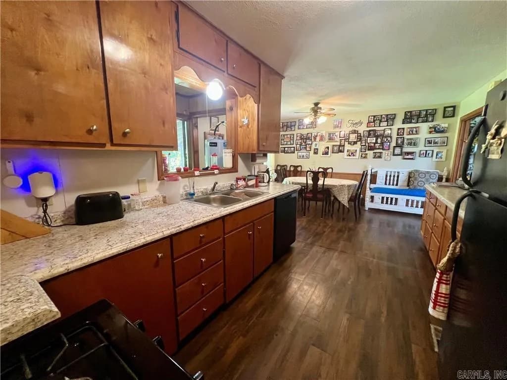 Property at 715  Montgomery st - Image 16