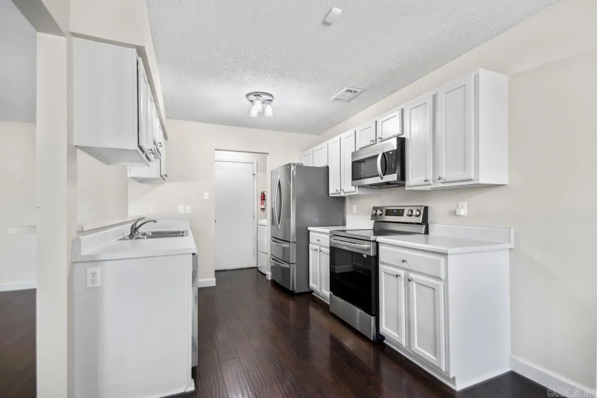 Property at 10  Meadow ridge - Image 15
