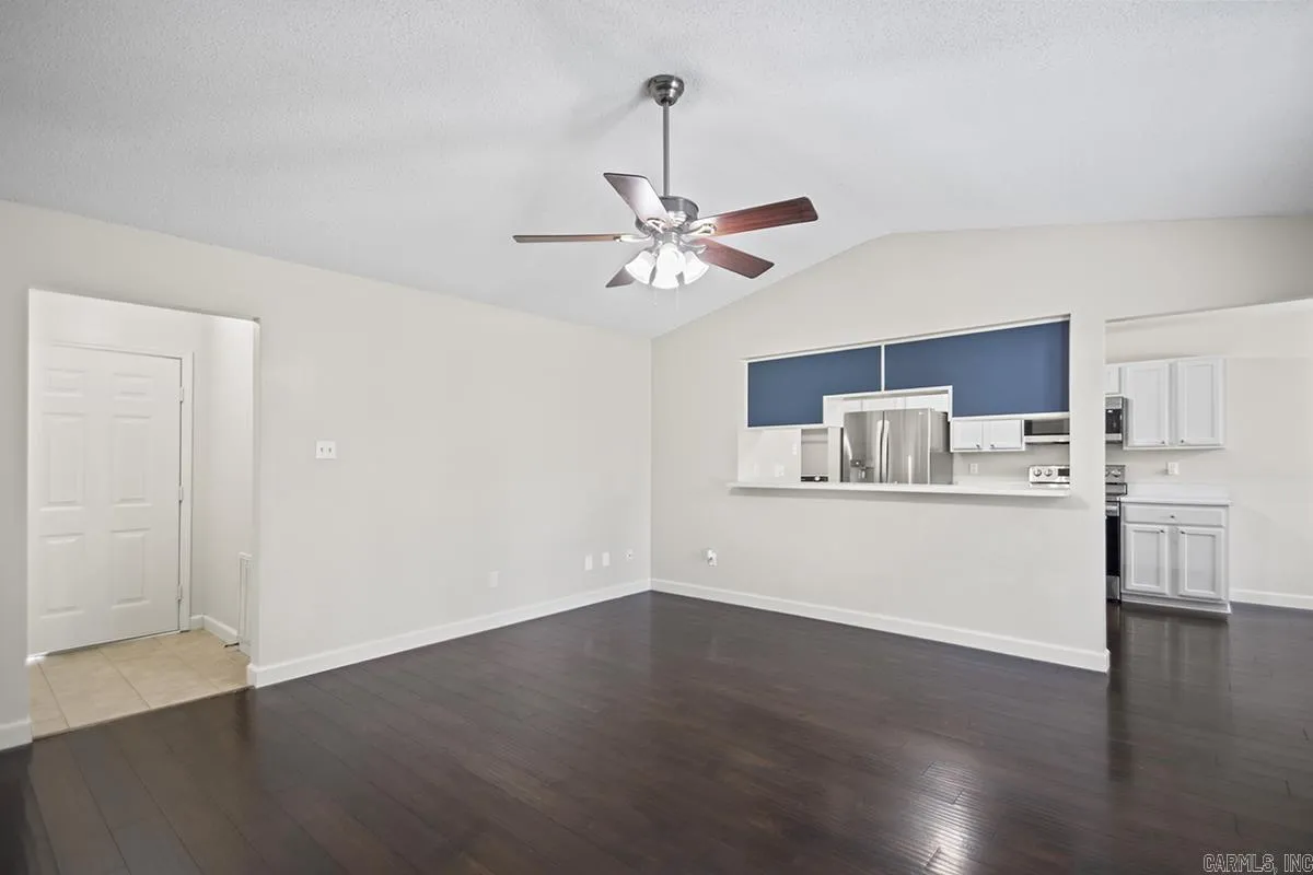 Property at 10  Meadow ridge - Image 12