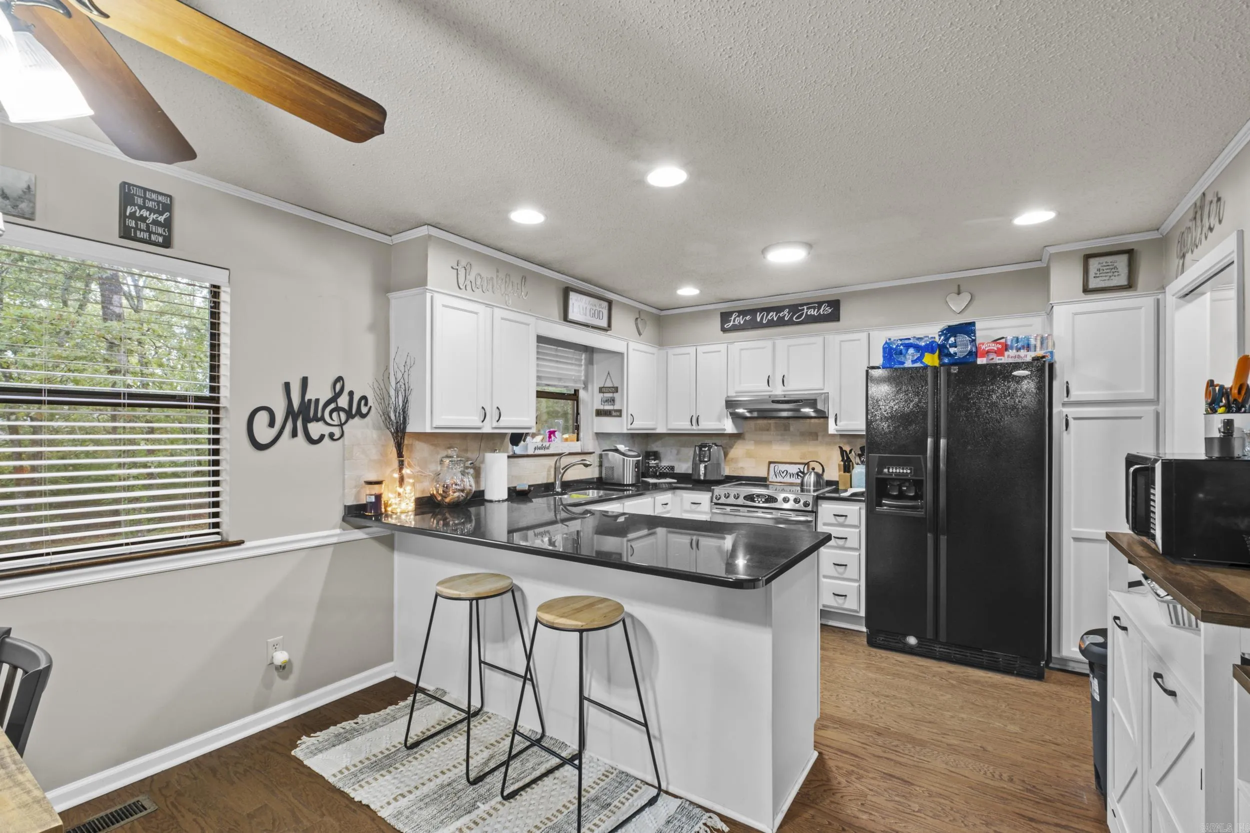 Property at 704  Autumnbrook - Image 10