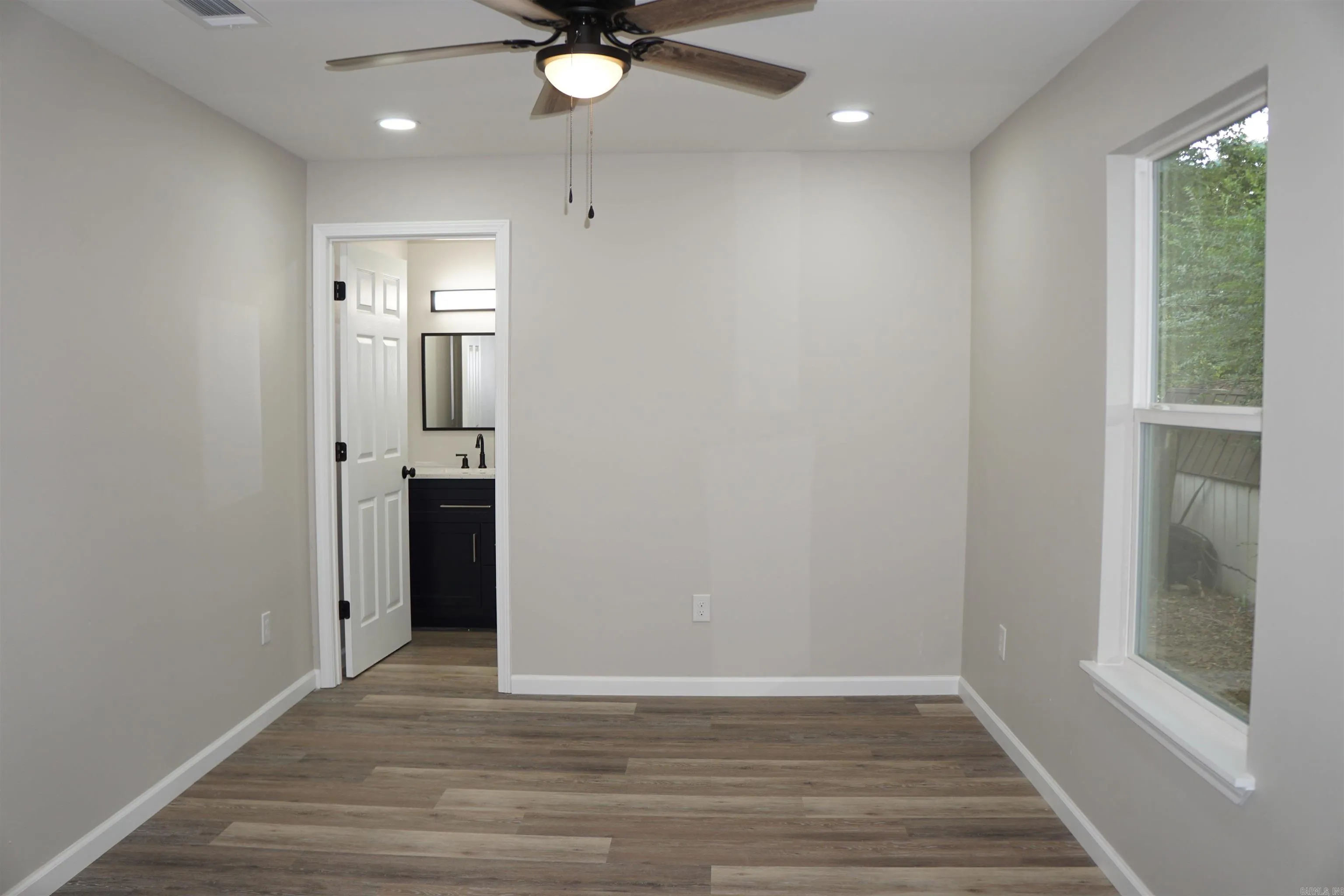 Property at 203 E Church - Image 11