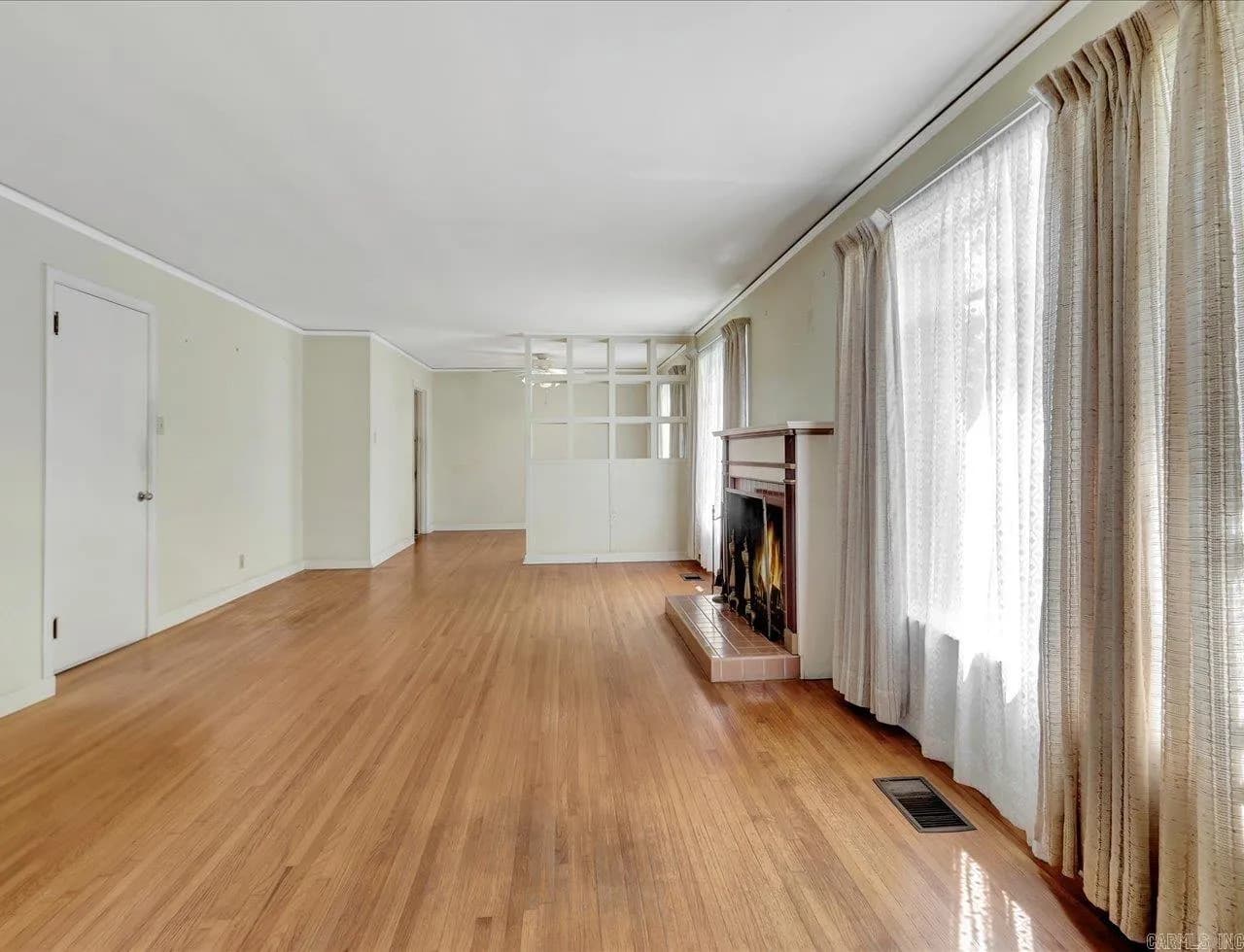 Property at 410  Crestwood - Image 11