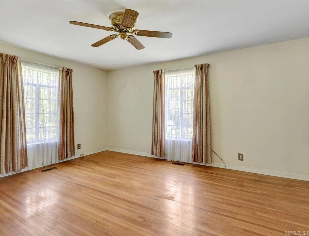 Property at 410  Crestwood - Image 21