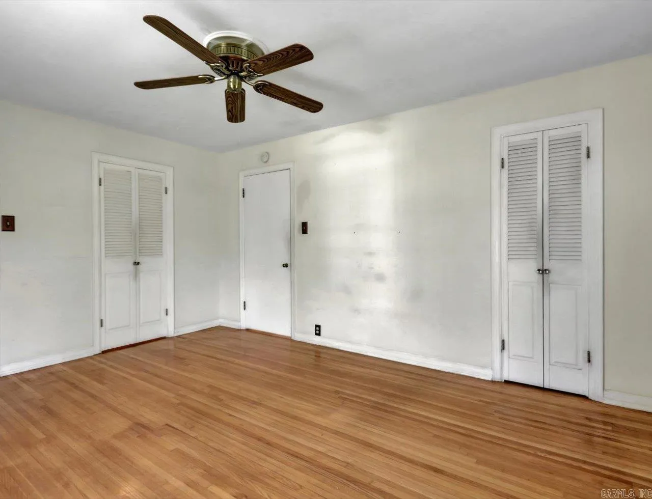 Property at 410  Crestwood - Image 23