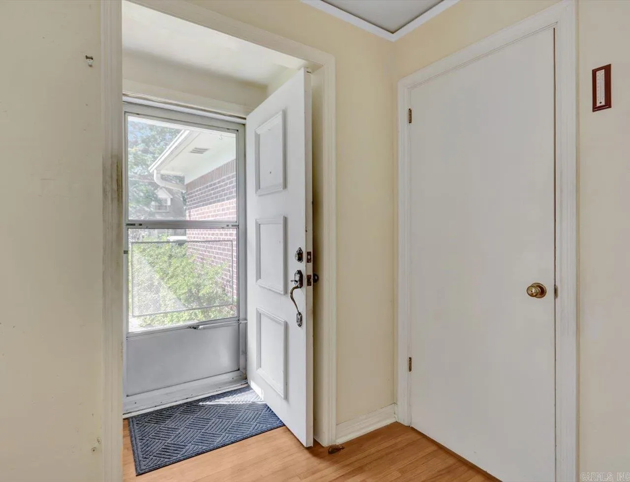 Property at 410  Crestwood - Image 8