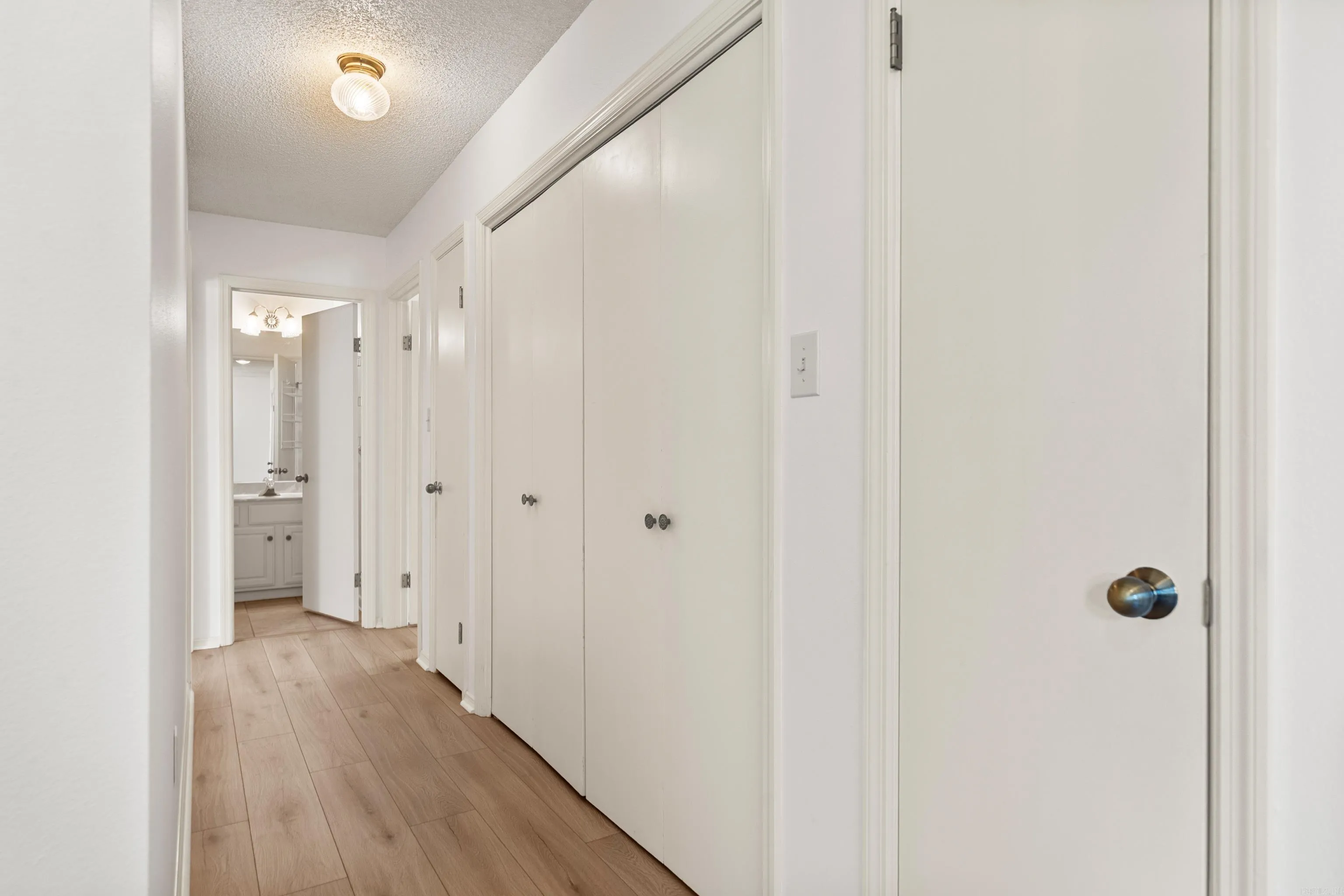 Property at 124  Corporate ter - Image 12