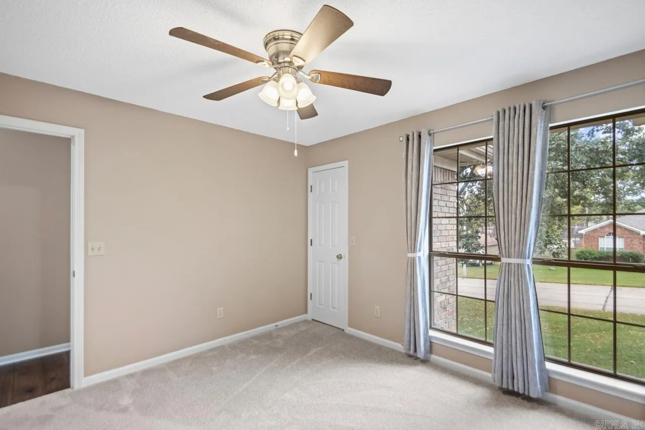 Property at 6  Post oak - Image 22
