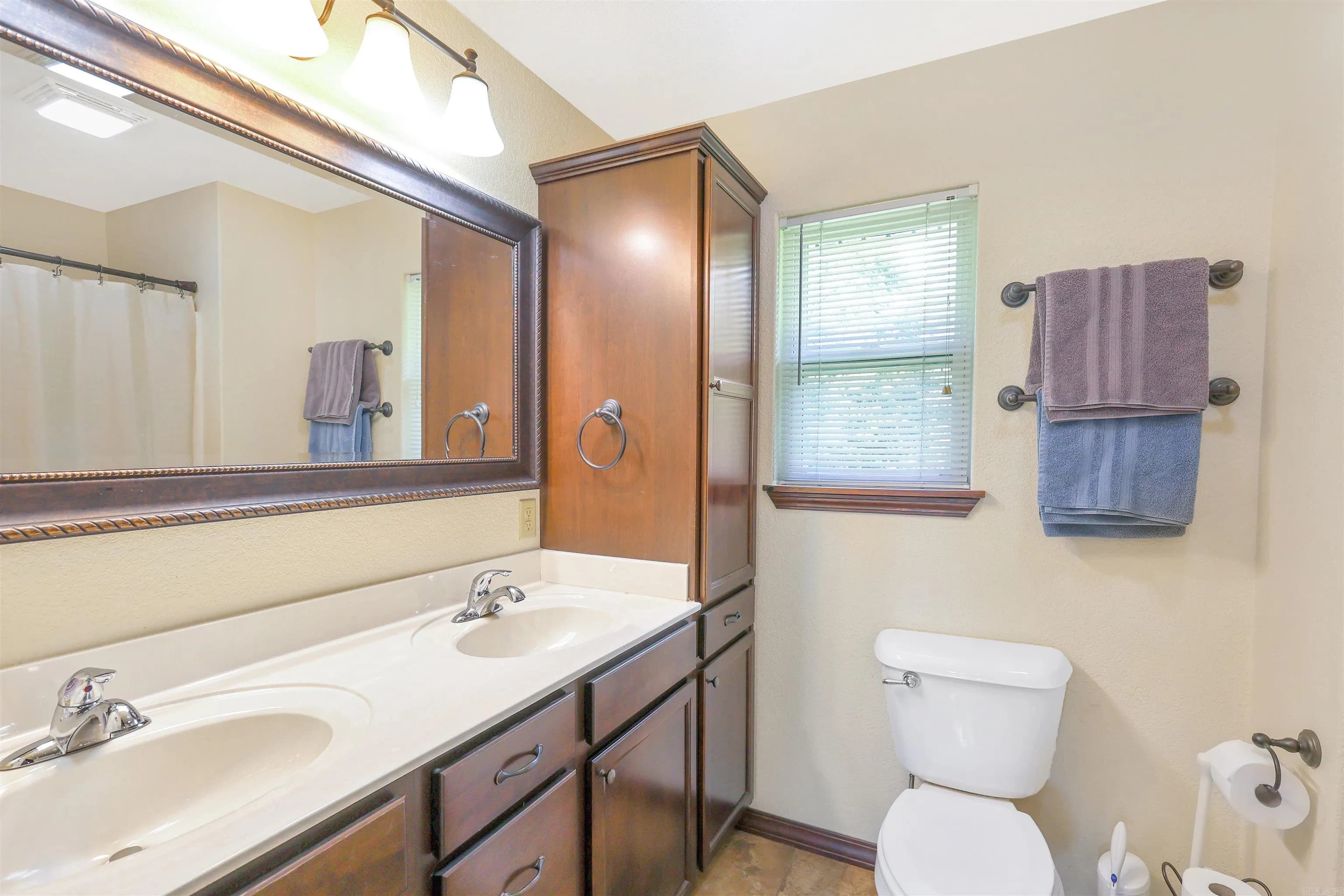 Property at 108  Fleetwood - Image 14