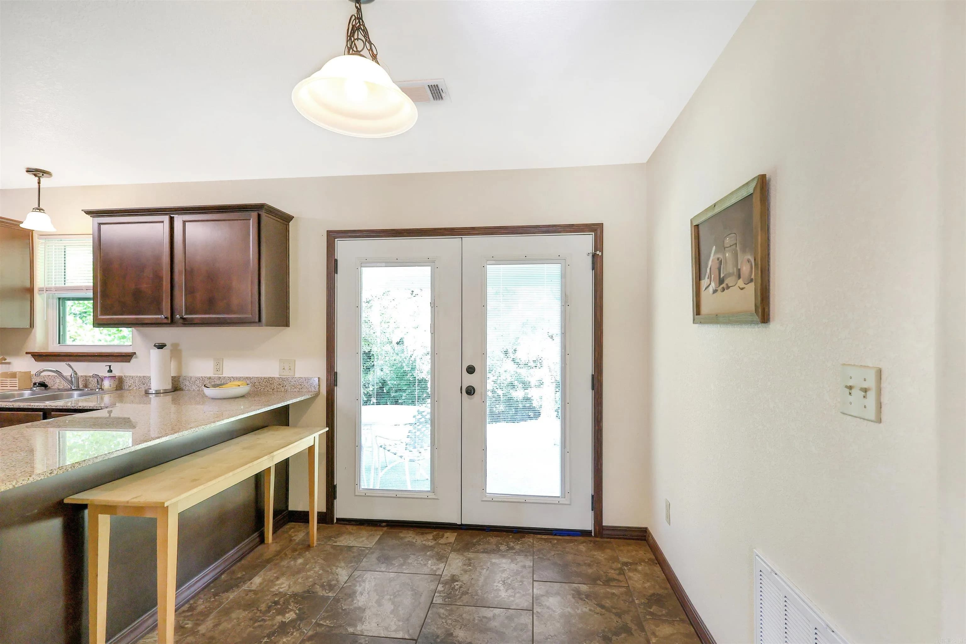 Property at 108  Fleetwood - Image 11