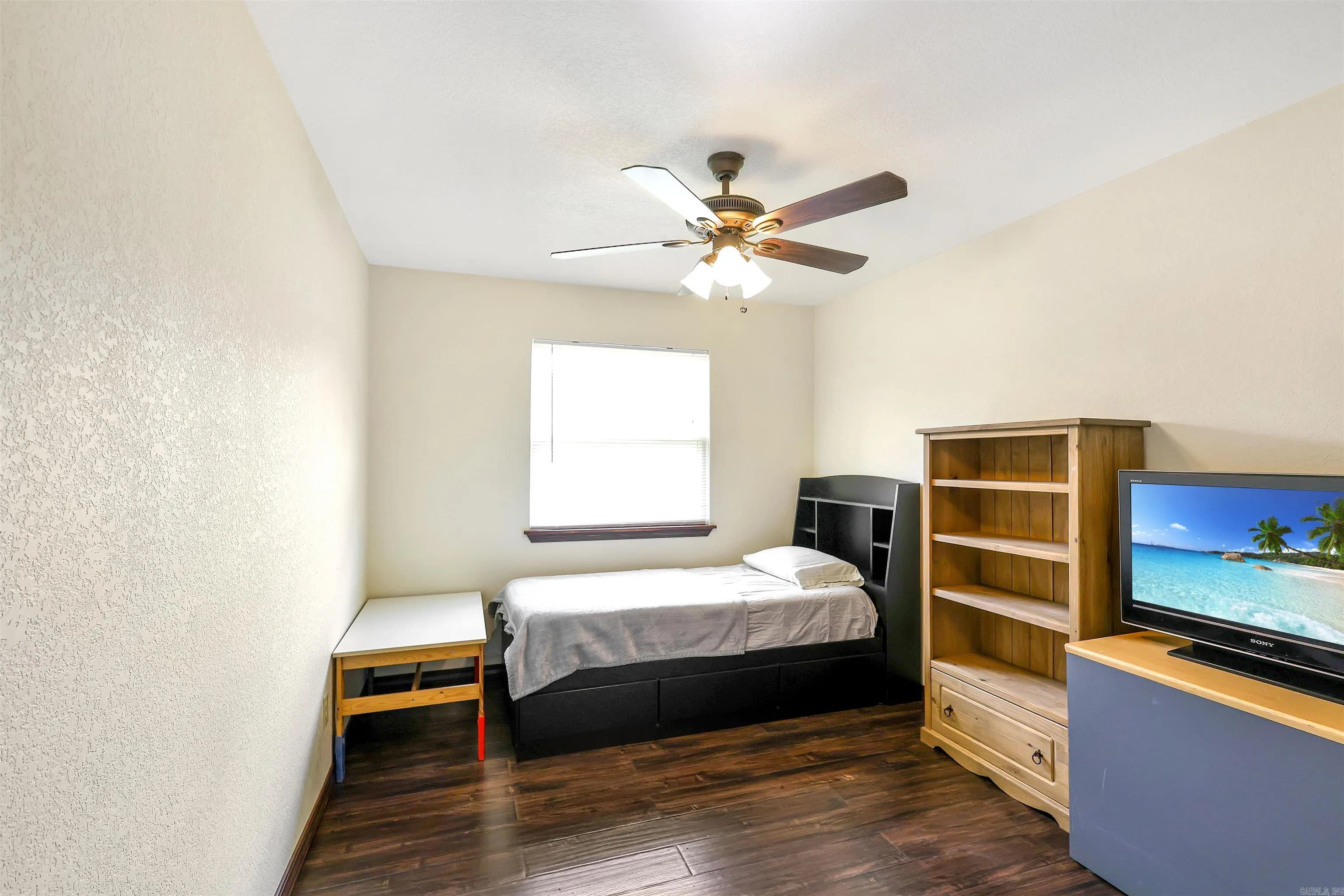 Property at 108  Fleetwood - Image 15