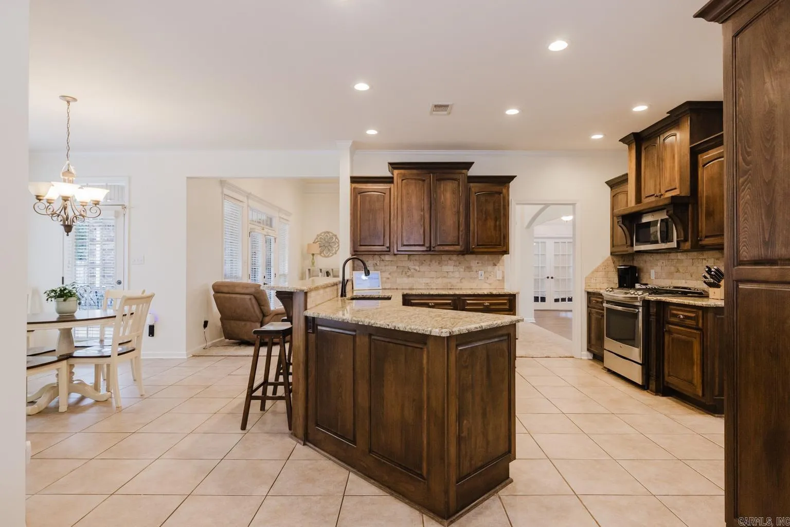 Property at 711  Sedgefield - Image 18