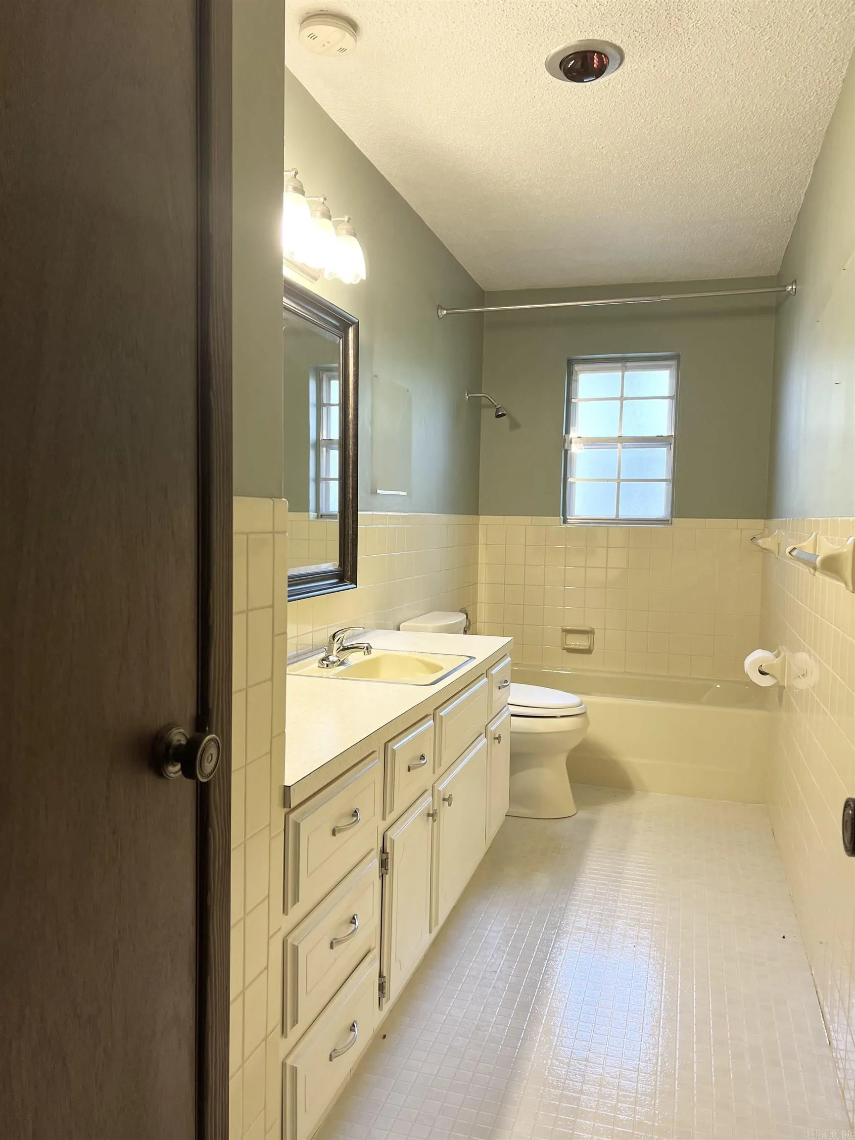 Property at 515  Brookridge - Image 12