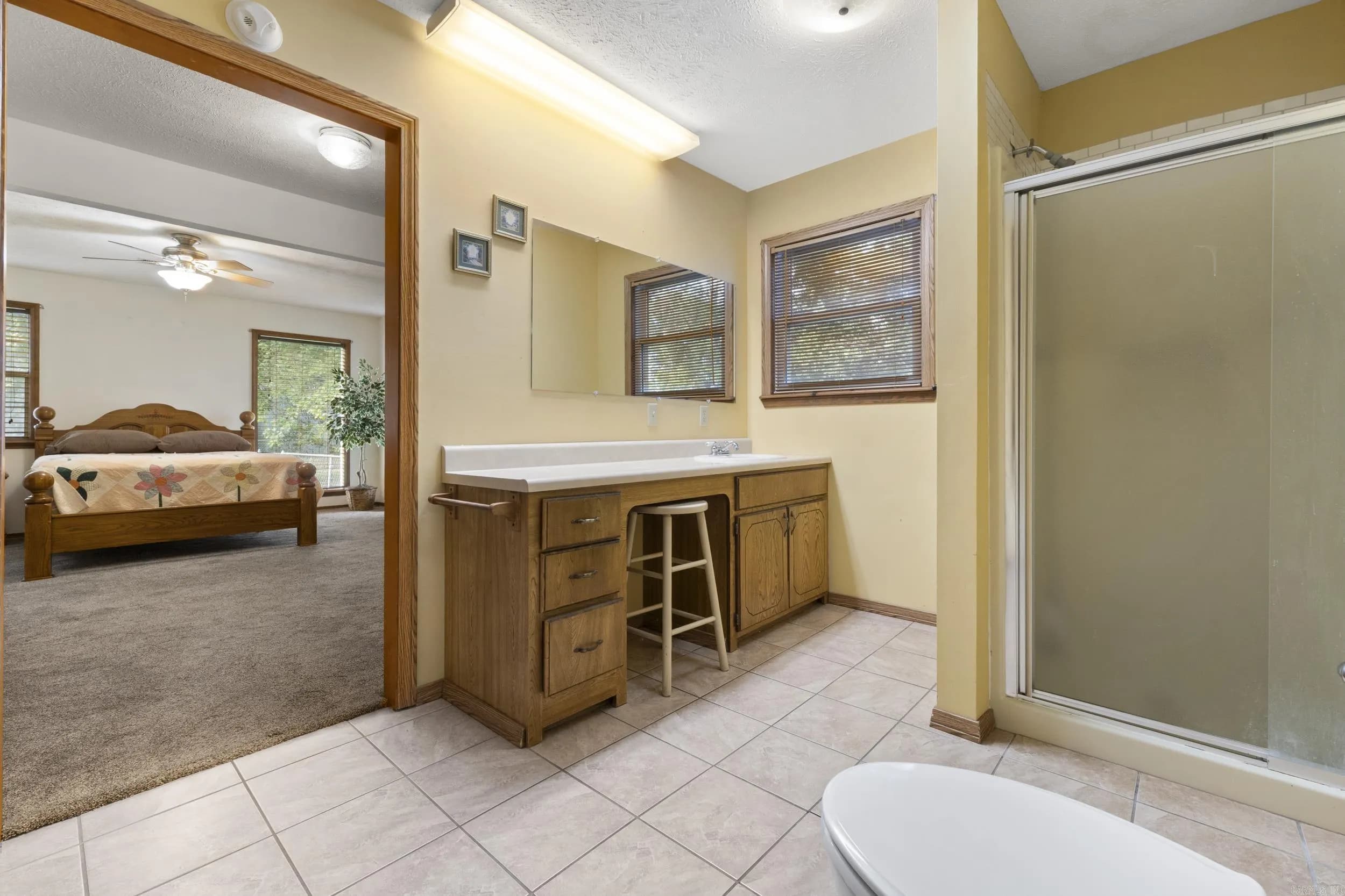 Property at 604  Park - Image 13