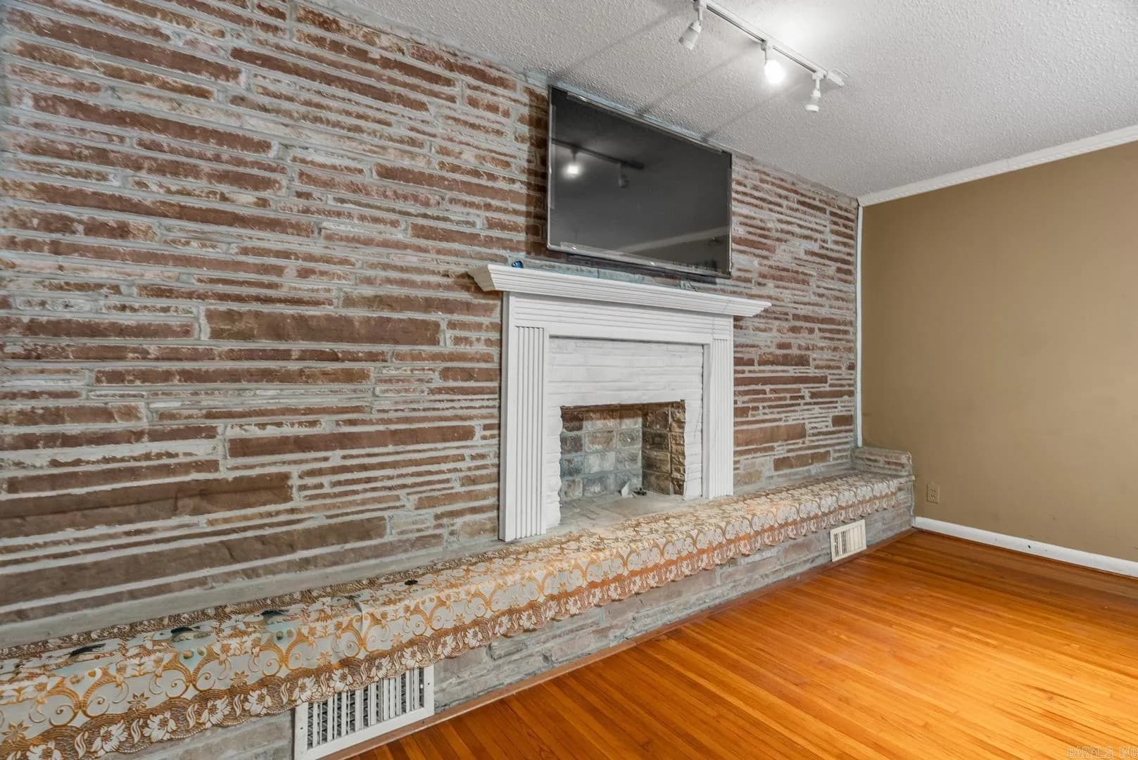 Property at 13020  Archer - Image 11