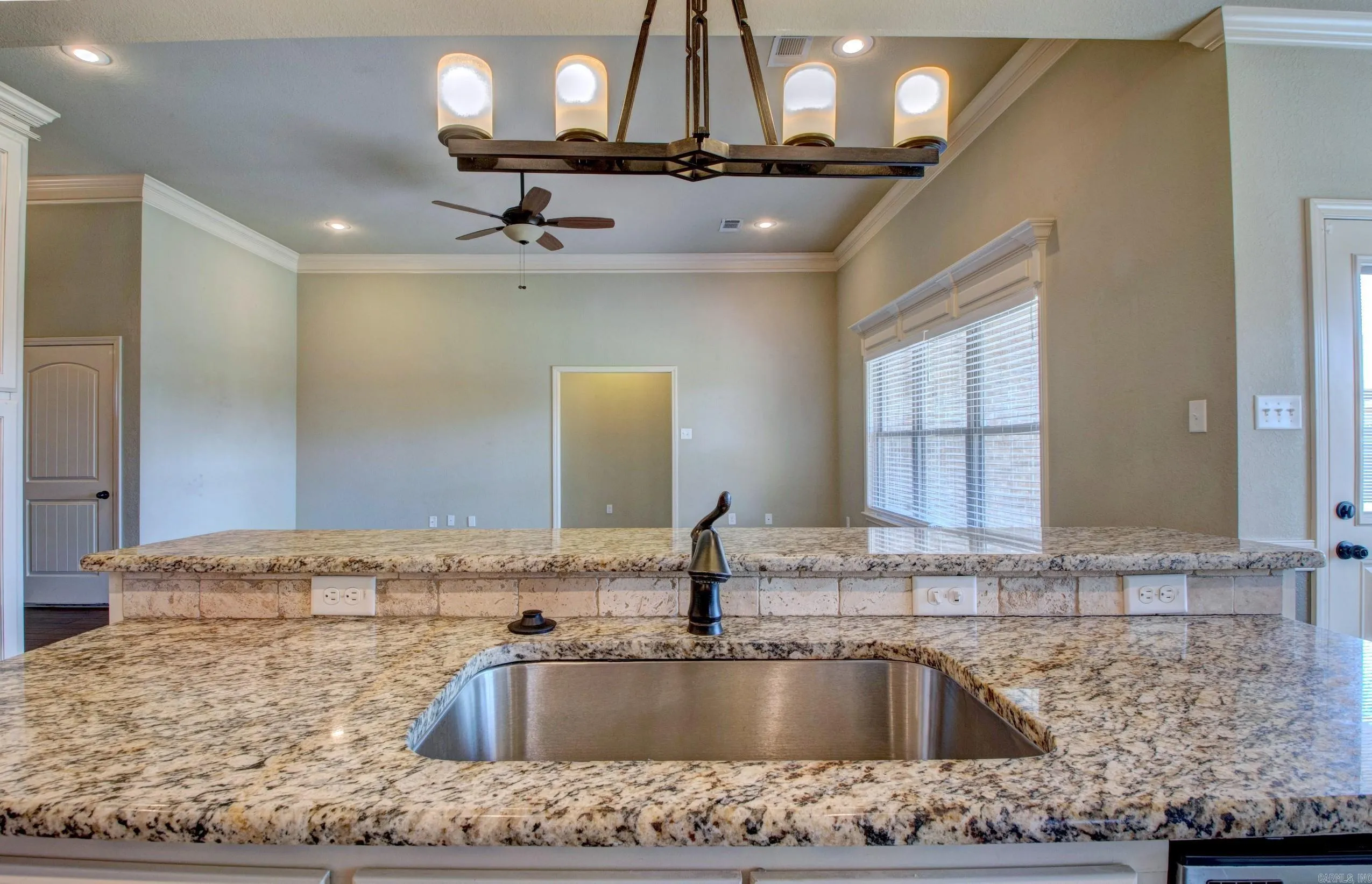 Property at 727  Mango - Image 15