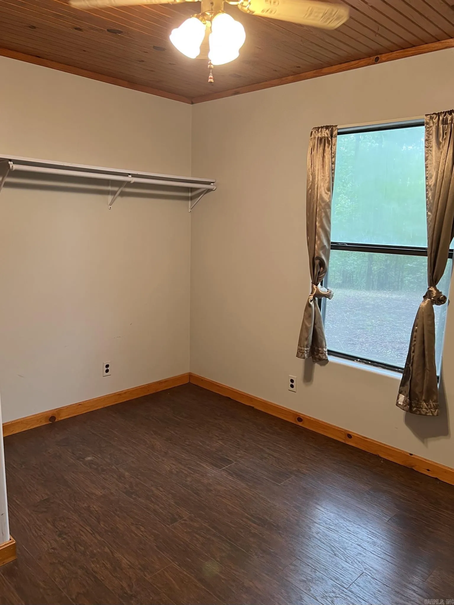 Property at 154  Mills - Image 18