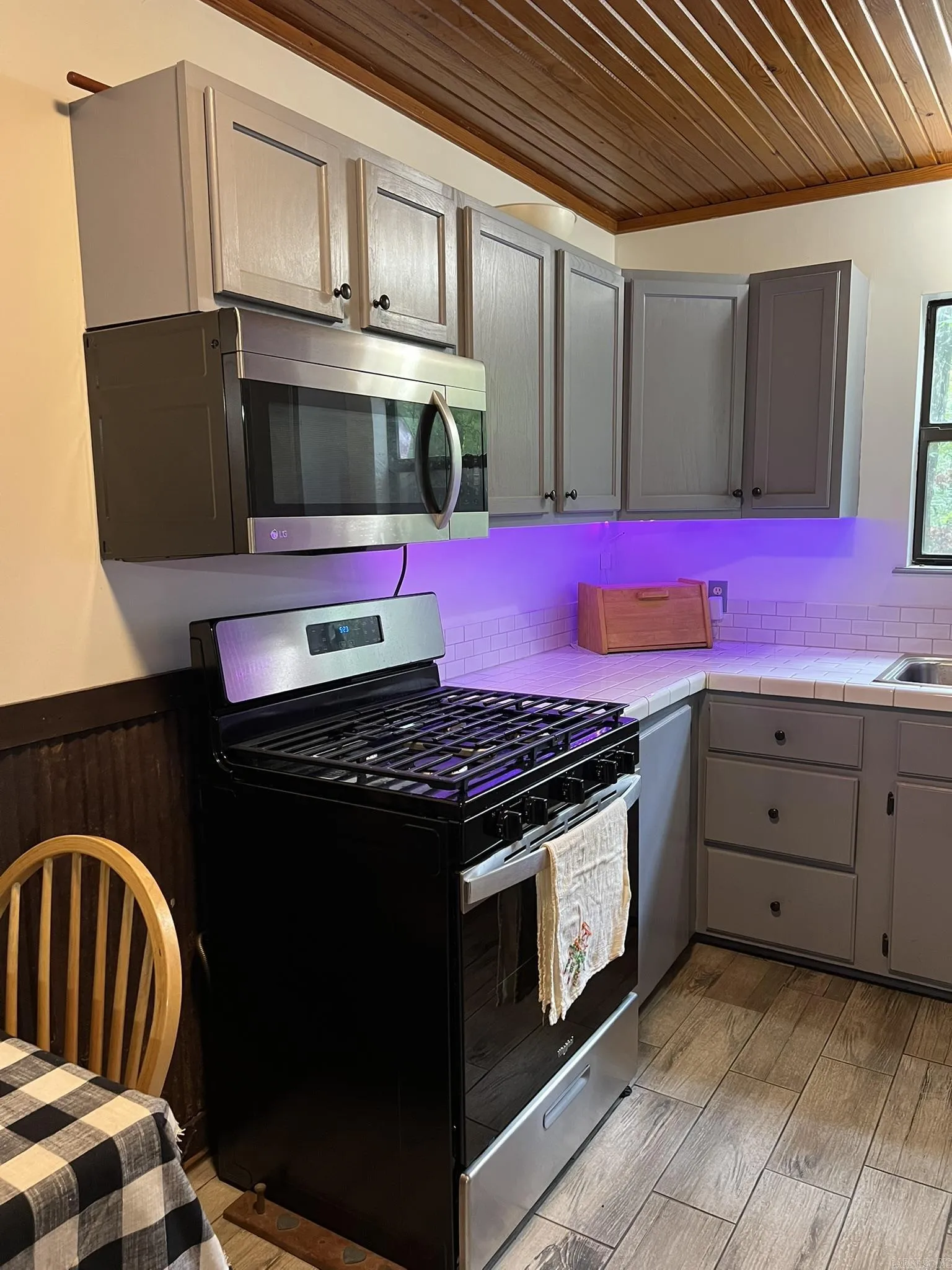 Property at 154  Mills - Image 5
