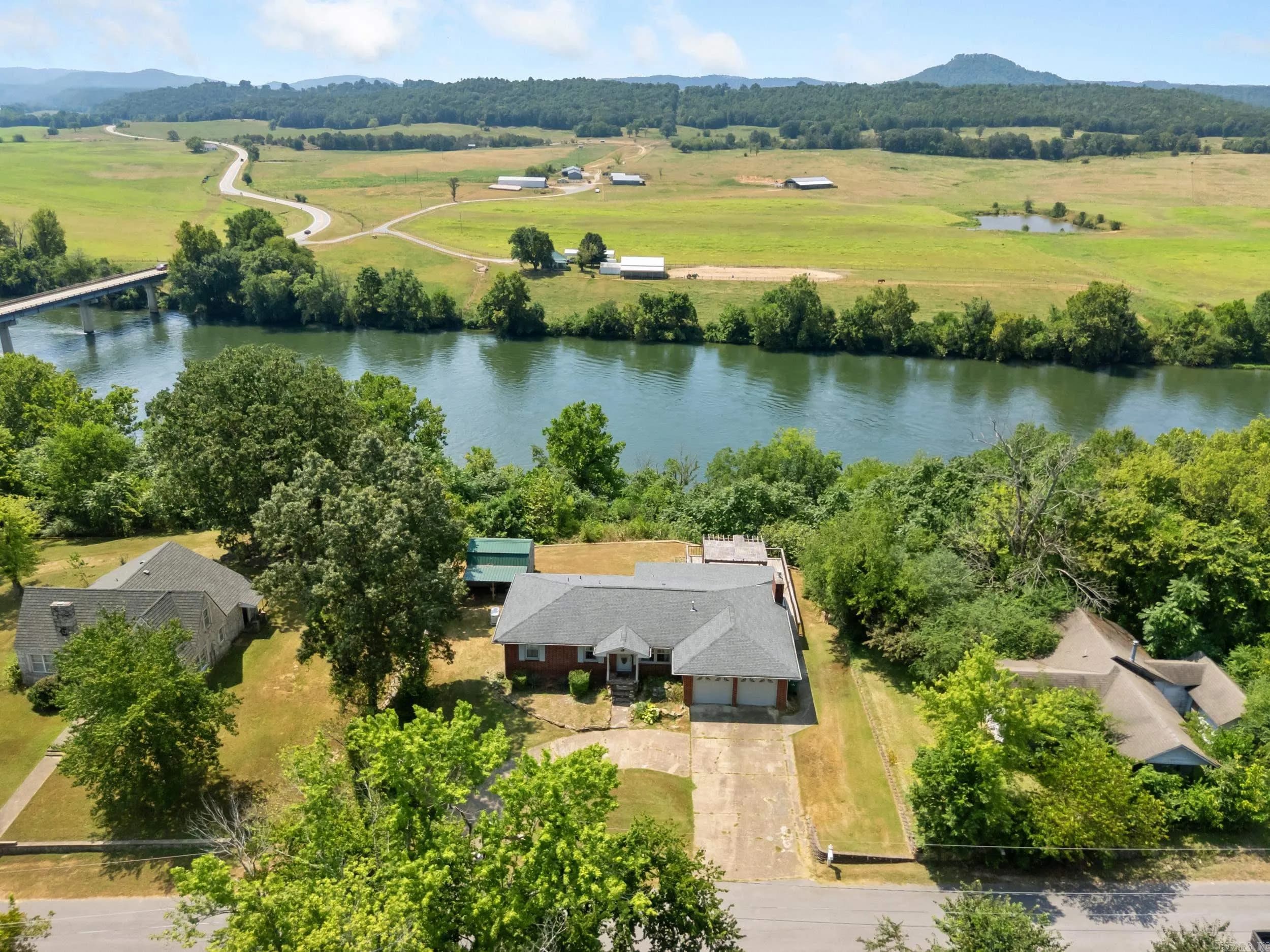 Property at 64  South - Image 34