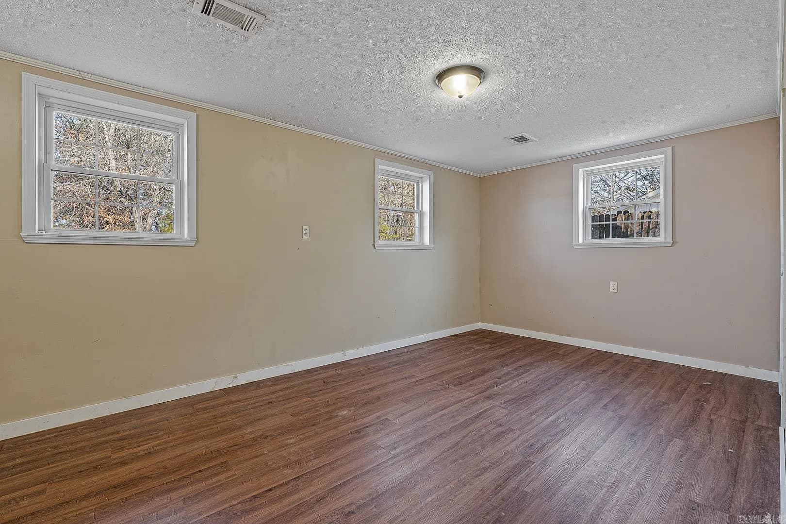 Property at 1501  Dana debbie - Image 11