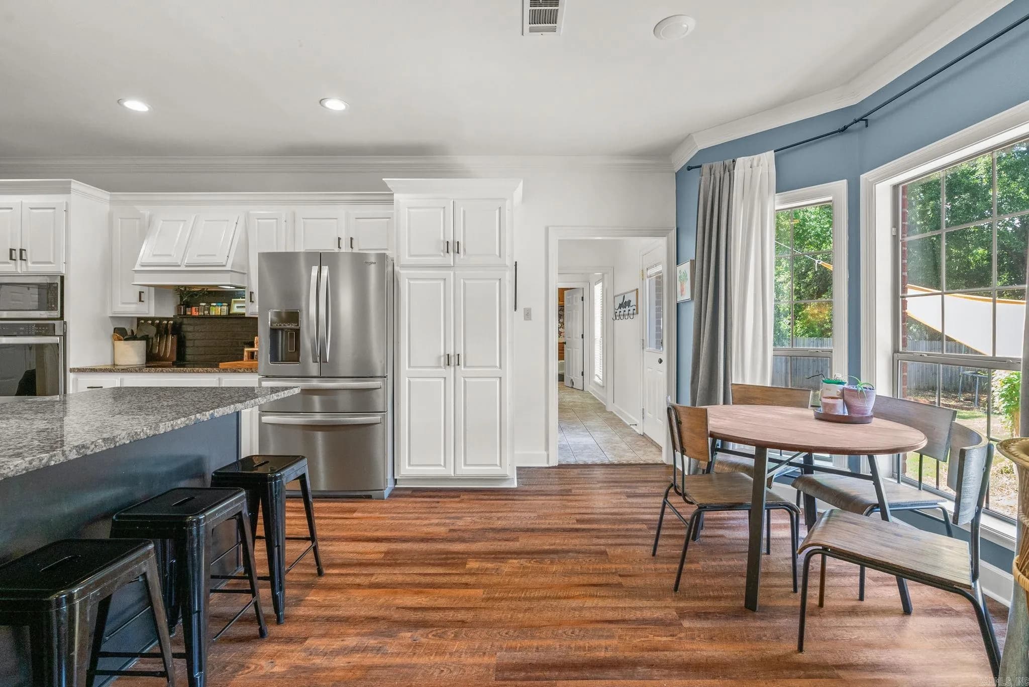 Property at 1805  Royal - Image 16