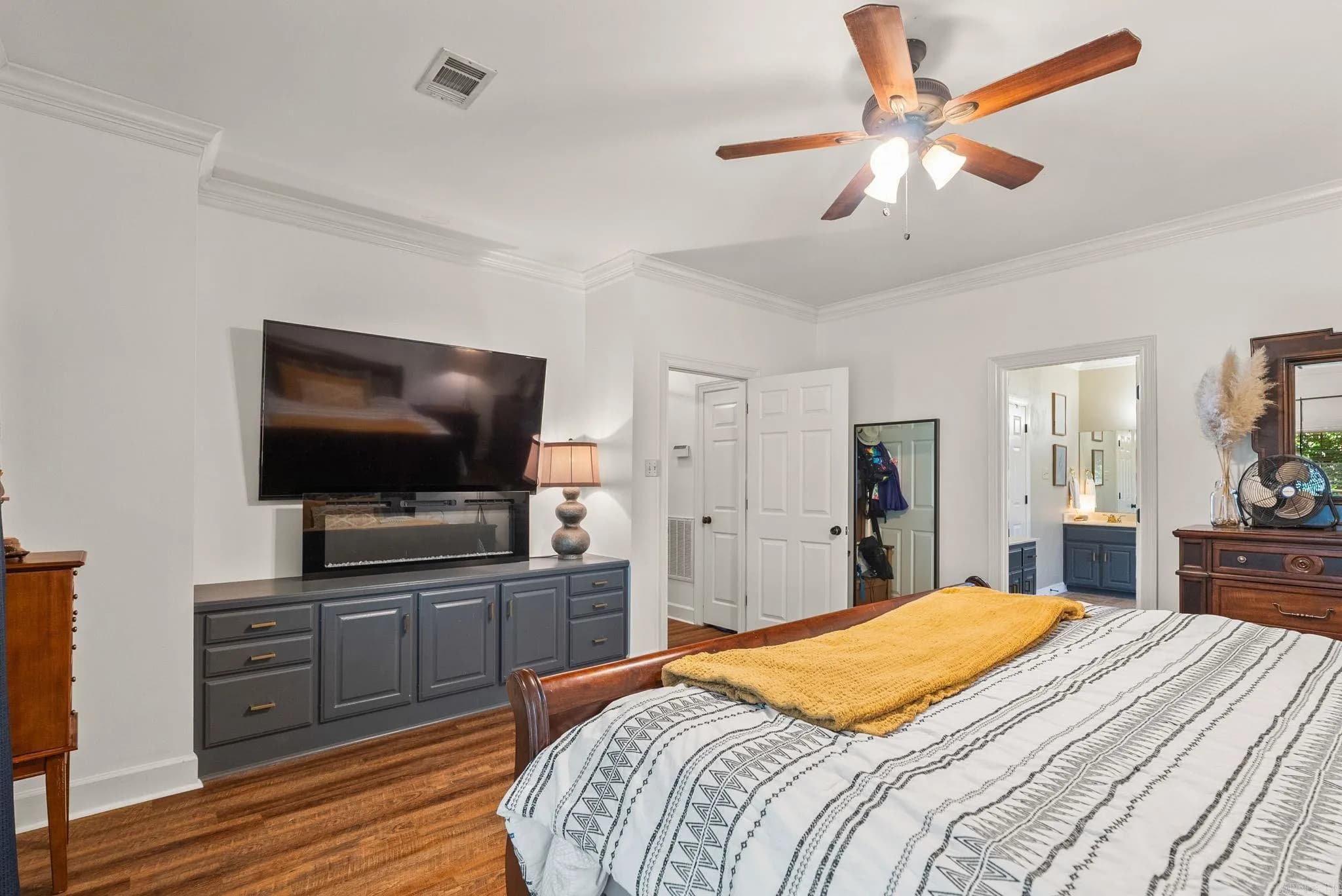 Property at 1805  Royal - Image 12